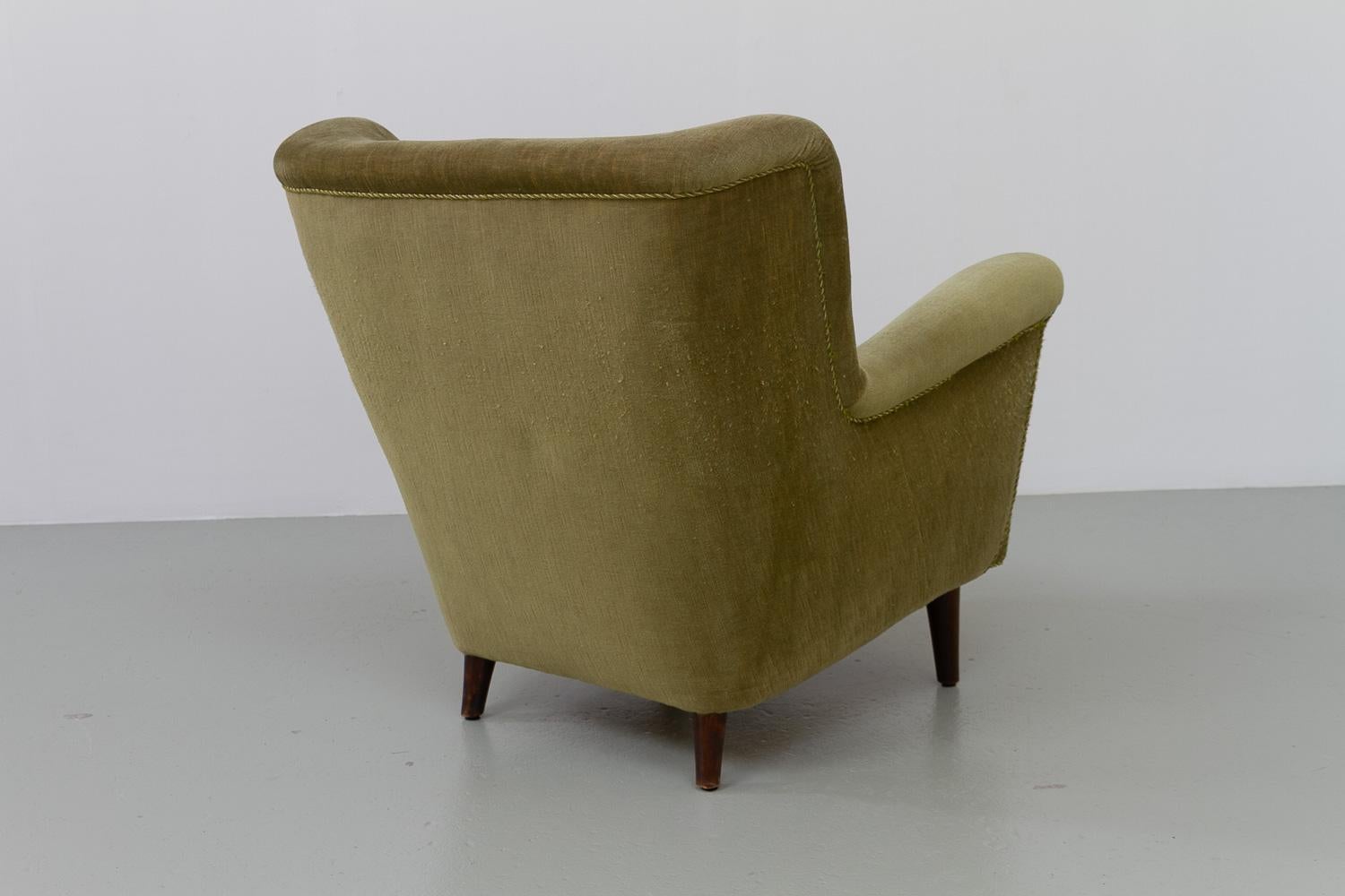 Danish Art Deco Velvet Lounge Chair, 1940s. For Sale 8