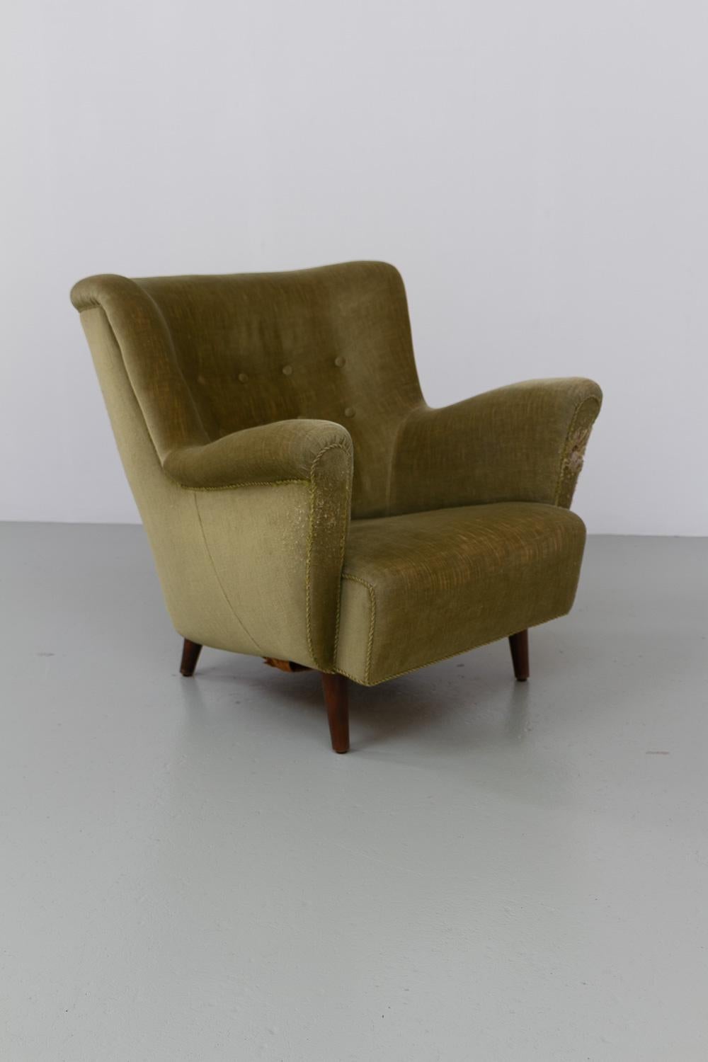 Danish Art Deco Velvet Lounge Chair, 1940s. For Sale 1