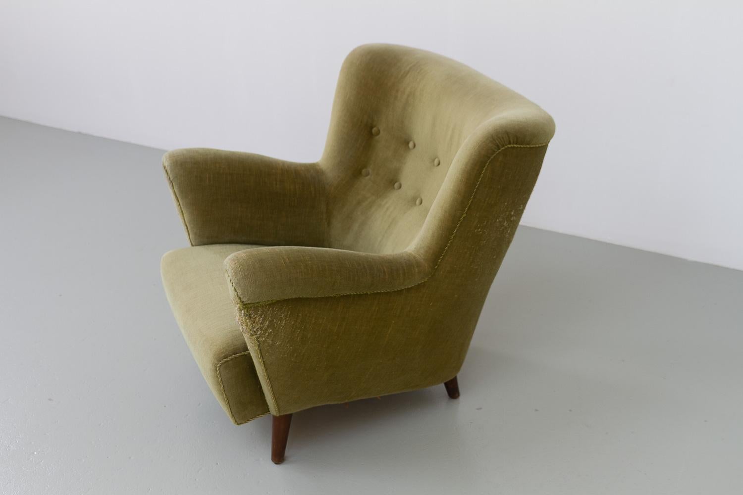 Danish Art Deco Velvet Lounge Chair, 1940s. For Sale 4