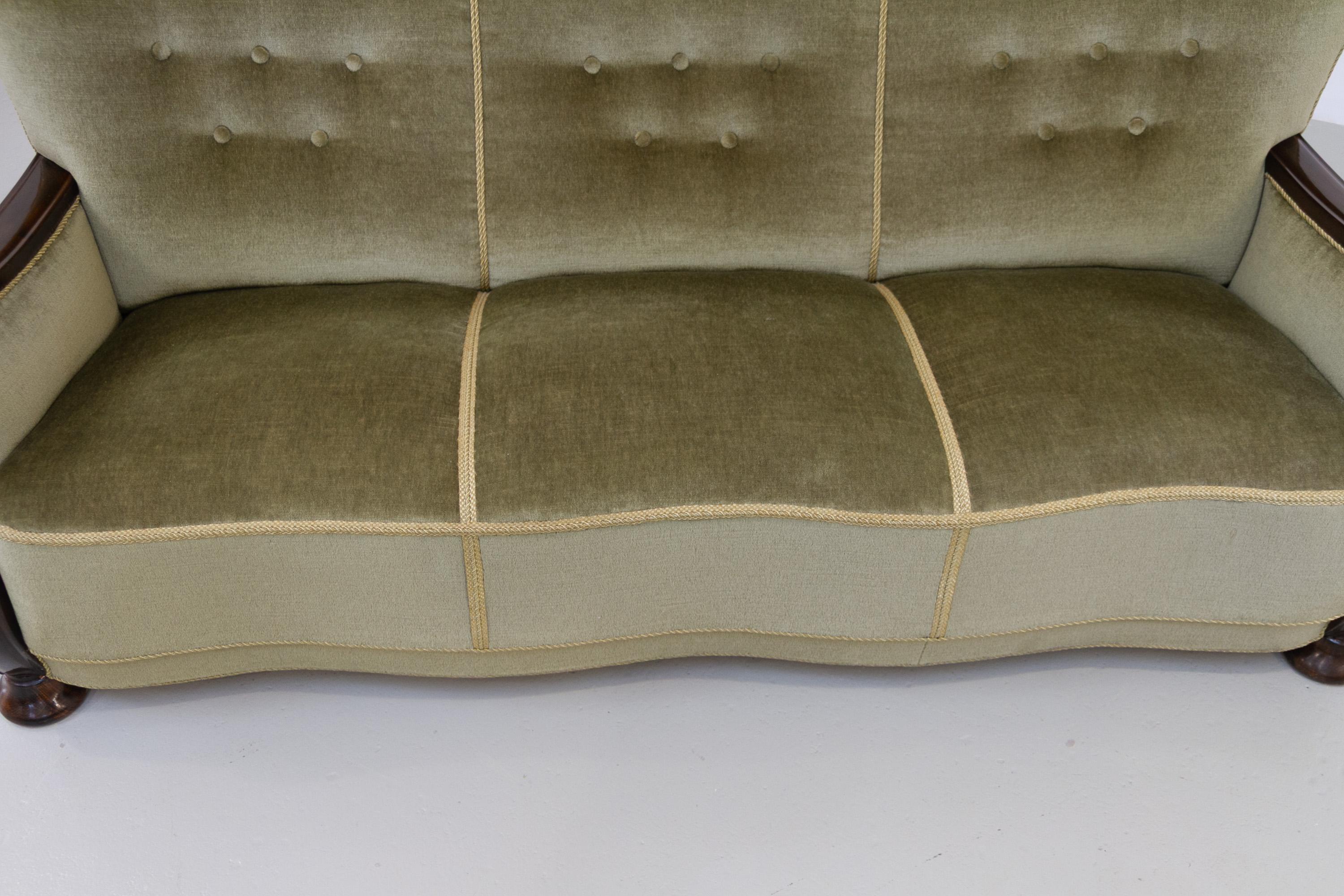 Milieu du XXe siècle Canapé serpentin en velours art déco danois, années 1930. en vente