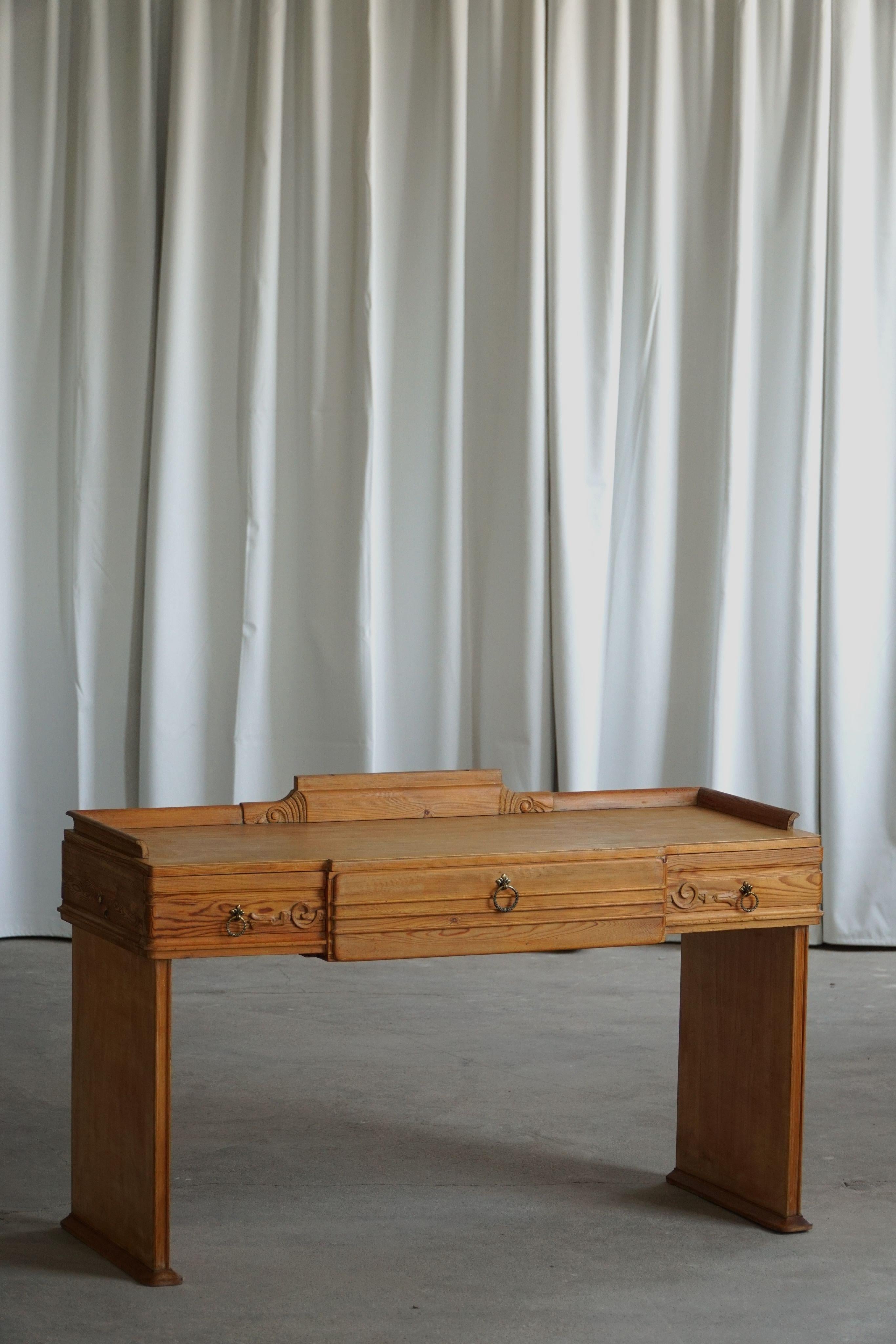 Danish Art Nouveau, Handcrafted Dressing Table / Desk in Pine, Early 20th C In Good Condition For Sale In Odense, DK