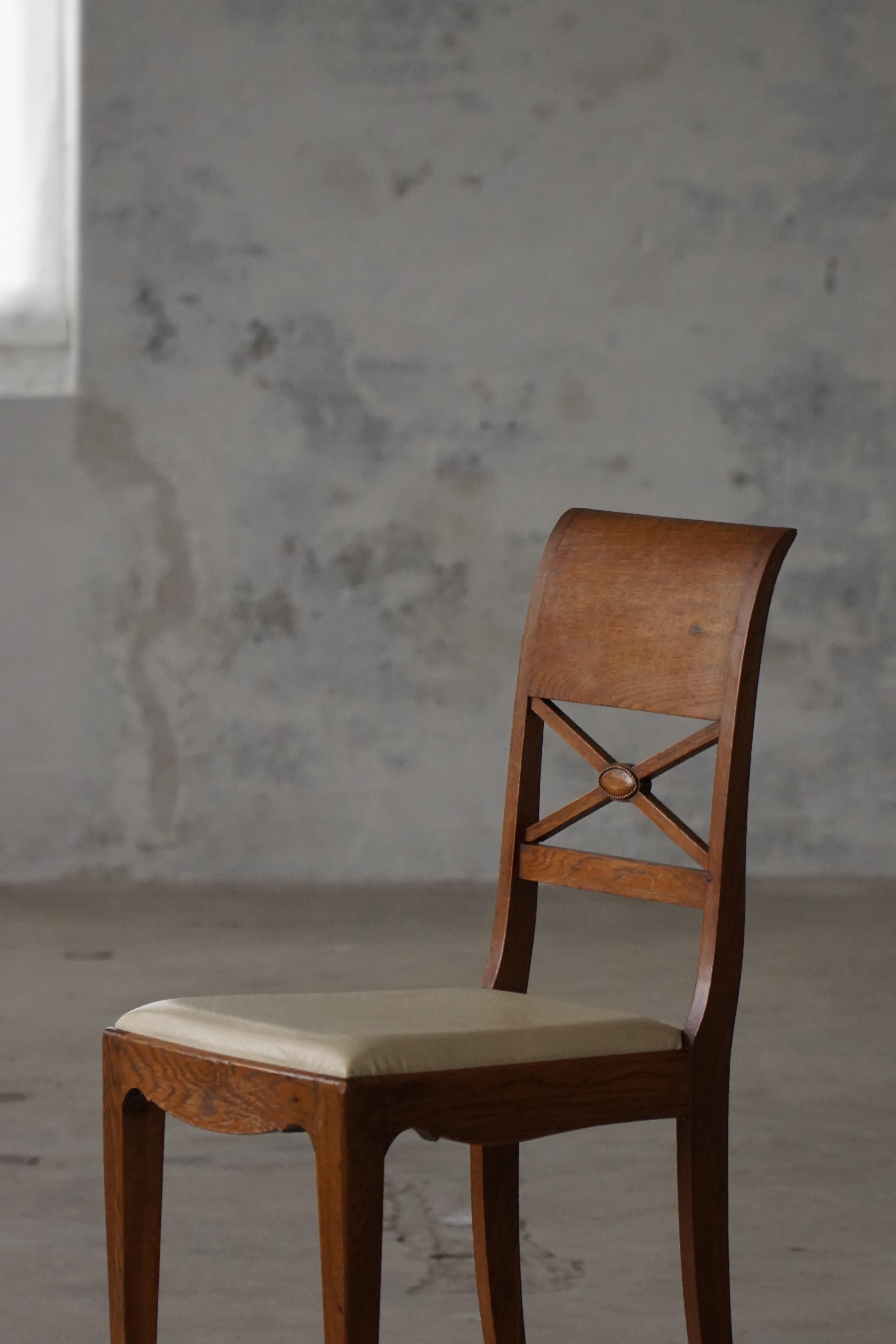 Set di 8 sedie da pranzo scultoree in Oak e pelle, anni '20, Art Nouveau danese in vendita 7