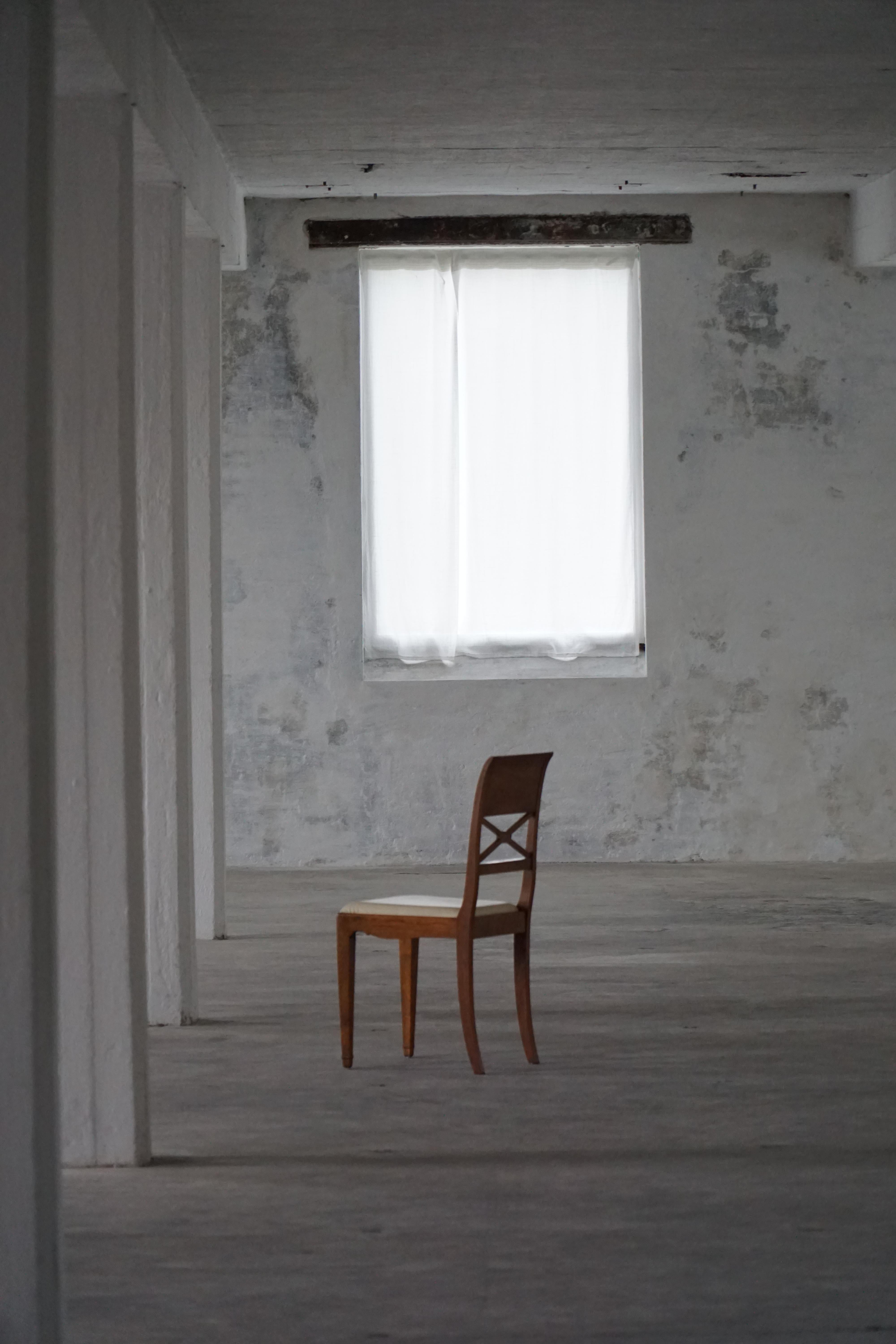 Set di 8 sedie da pranzo scultoree in Oak e pelle, anni '20, Art Nouveau danese in vendita 12