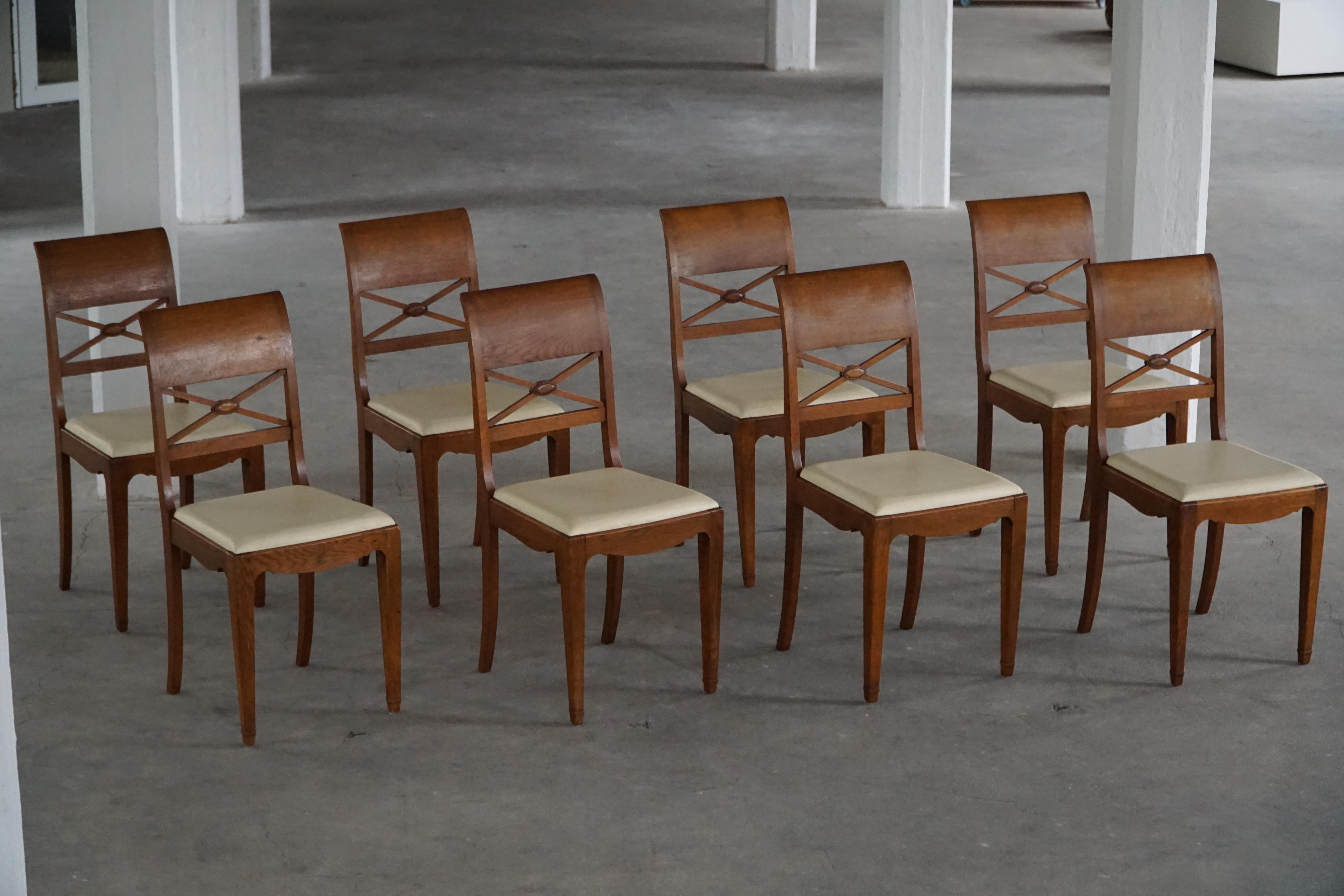 Set di 8 sedie da pranzo scultoree in Oak e pelle, anni '20, Art Nouveau danese in vendita 1