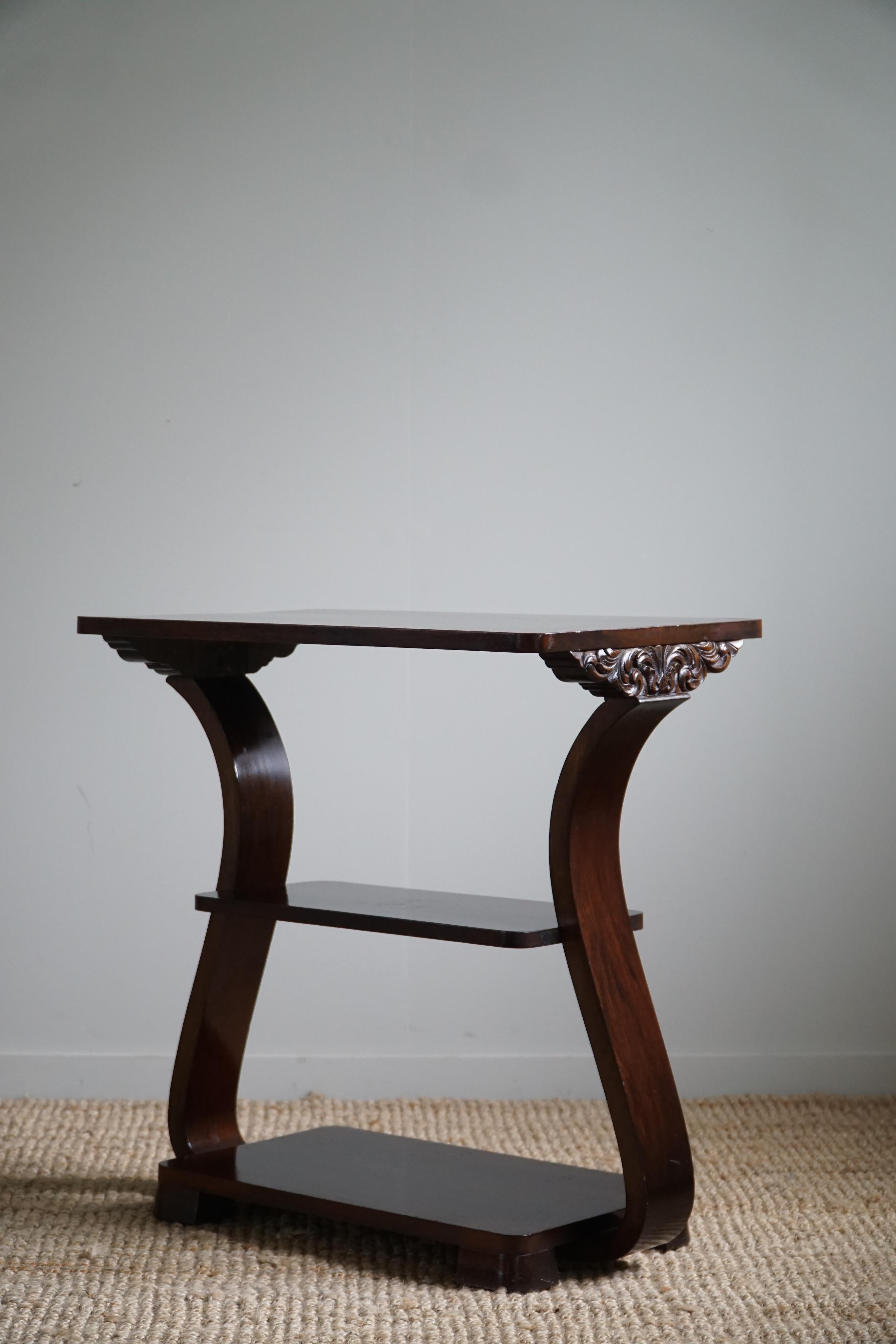 Swedish Danish Art Nouveau Side Table / Pedestal in Walnut, Early 20th Century For Sale