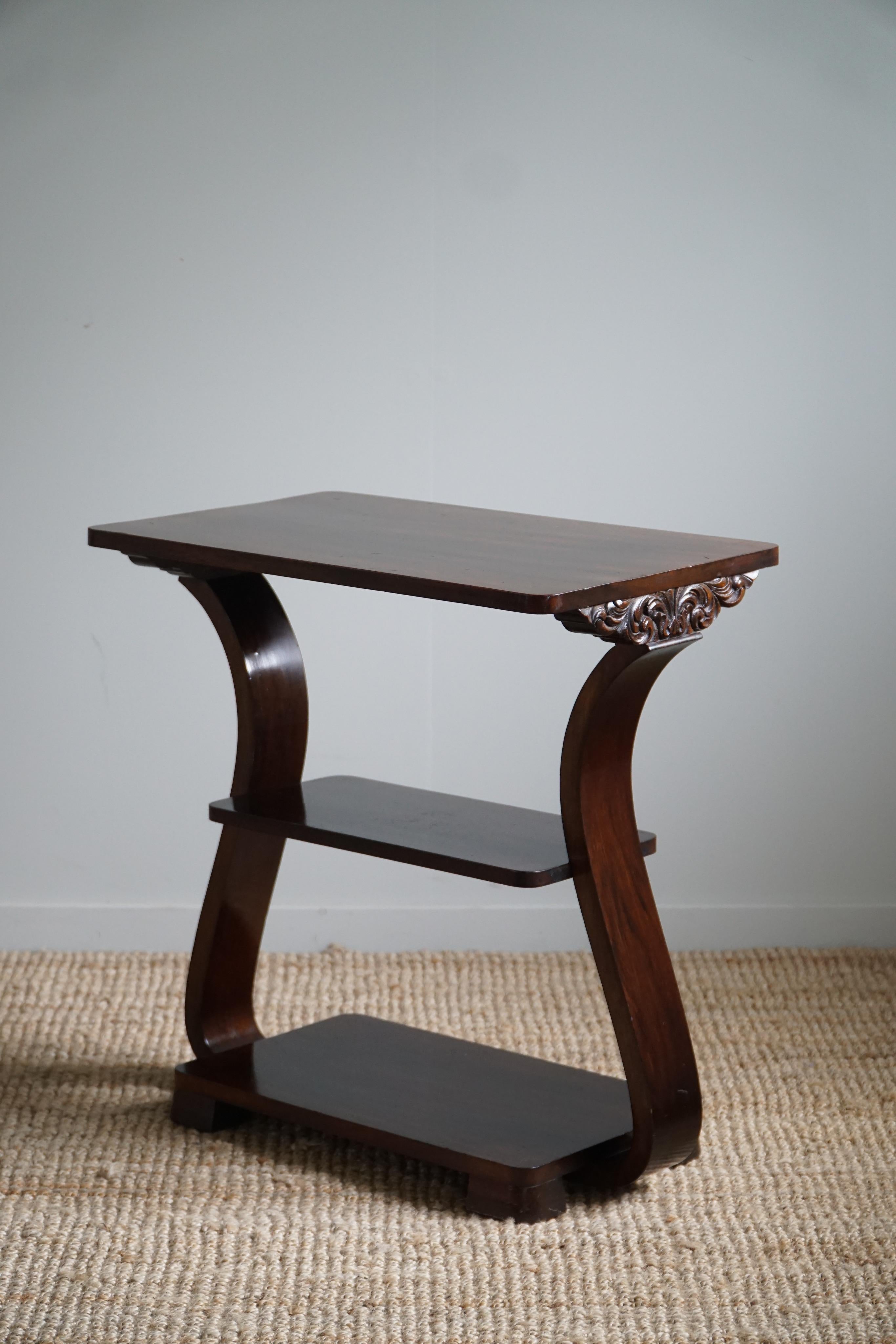 Danish Art Nouveau Side Table / Pedestal in Walnut, Early 20th Century For Sale 3