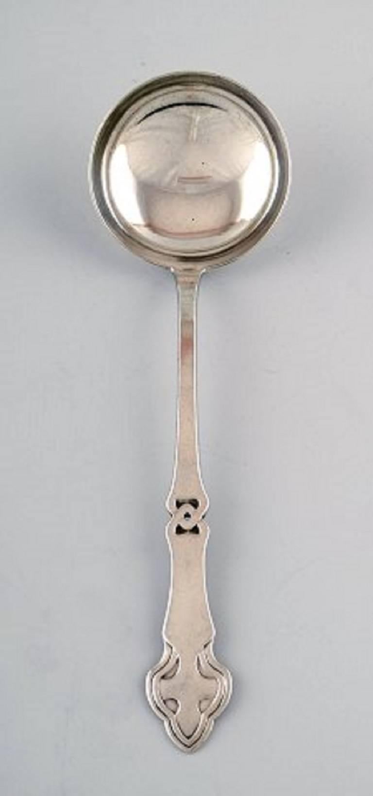 Danish Art Nouveau two serving spoons, silver. 1910s-1920s.
Guardein: CHF. Christian. Fr. Heise.
Measures: largest 22.5 cm.
In very good condition.