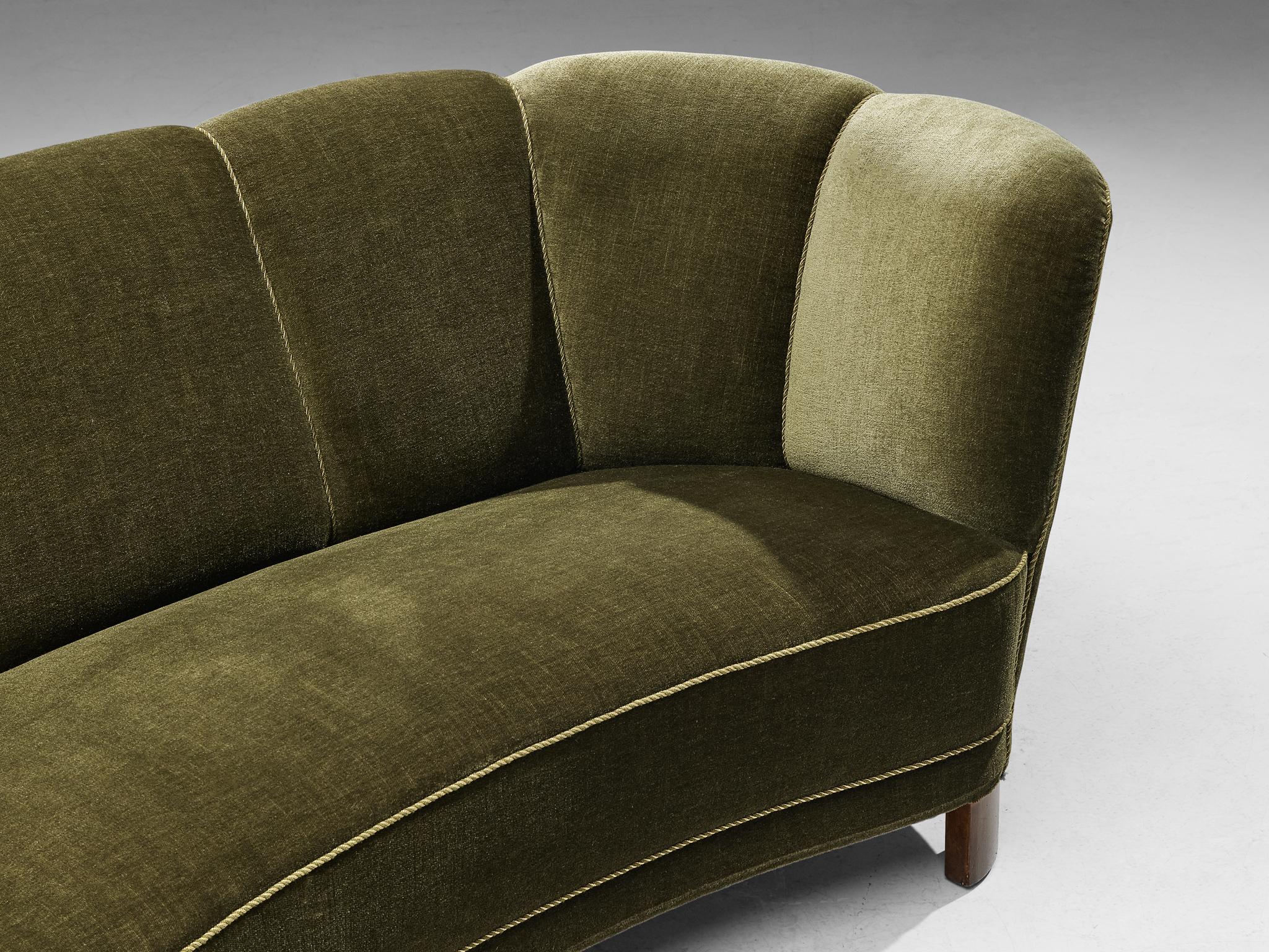 Danish Banana Sofa in Green Velvet Upholstery In Good Condition In Waalwijk, NL