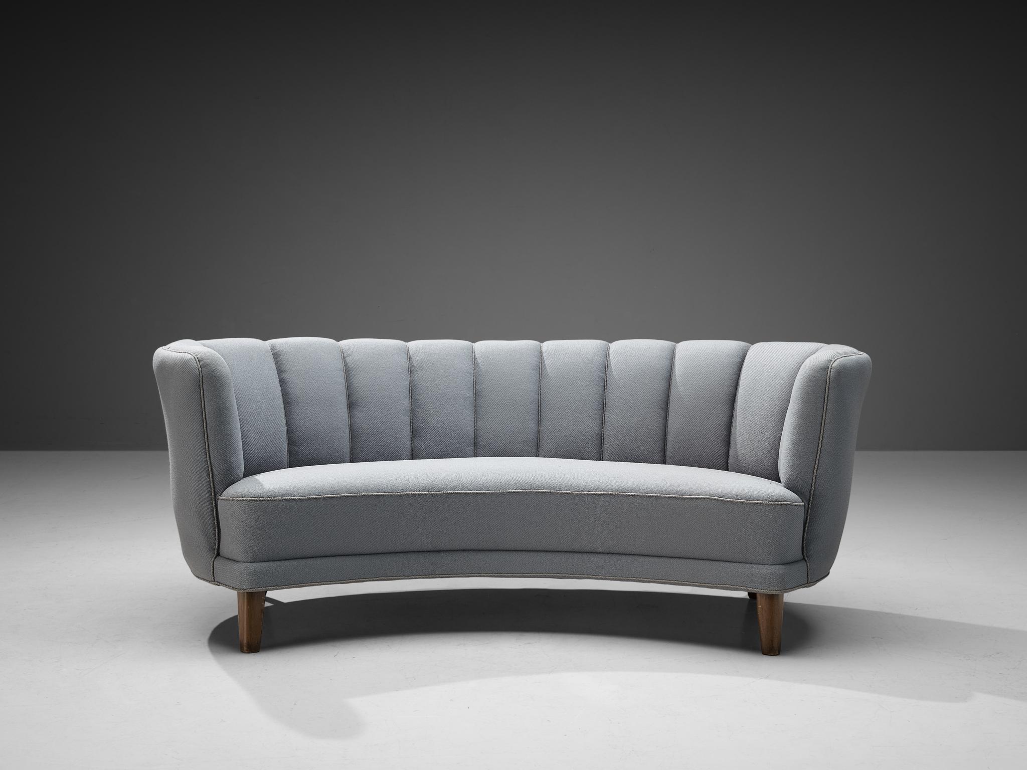Dänisches Bananenholz-Sofa mit hellblauer Polsterung und Eiche (Skandinavische Moderne) im Angebot
