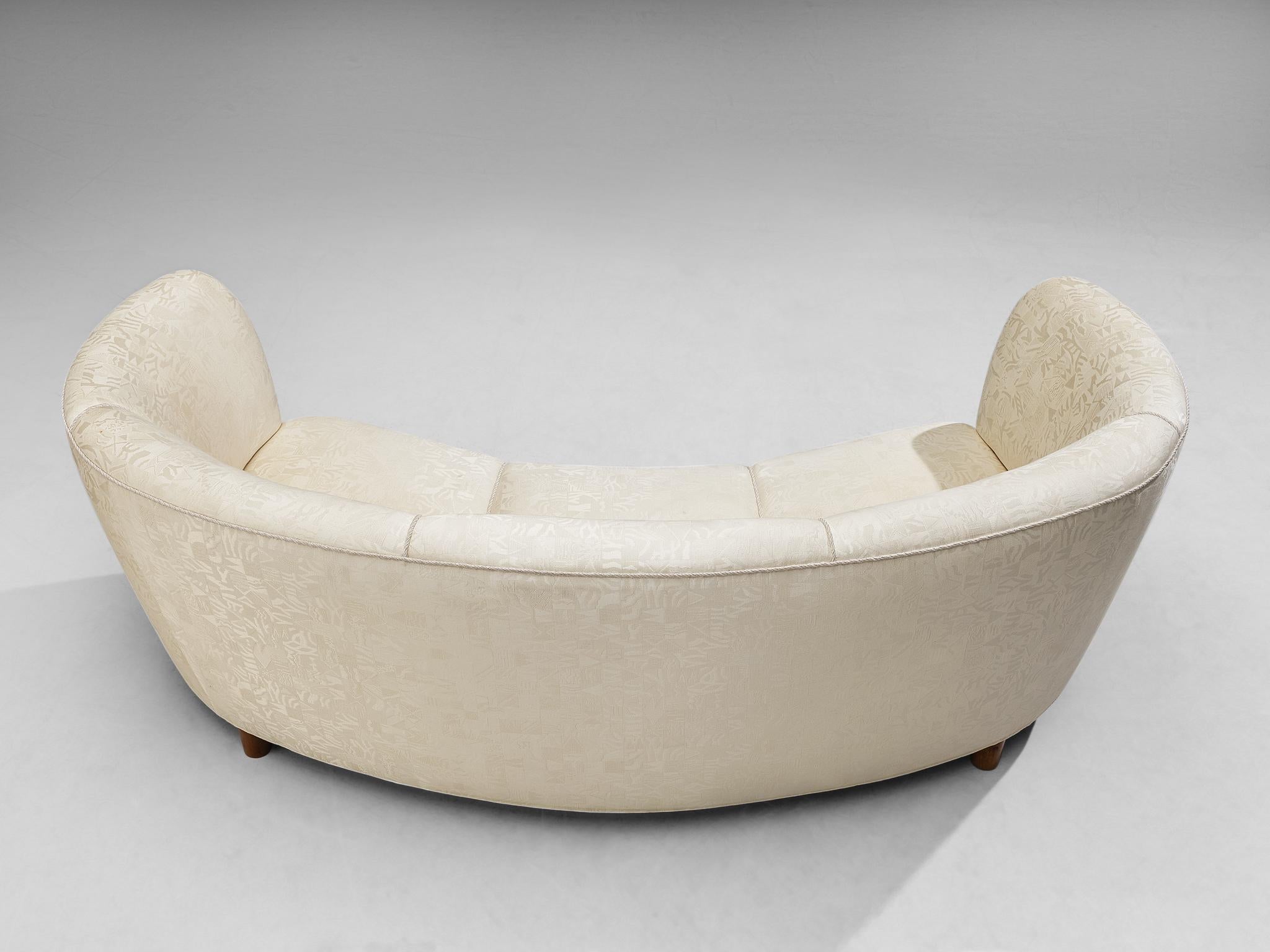 Danish Banana Sofa in Patterned Off White Upholstery  For Sale 3