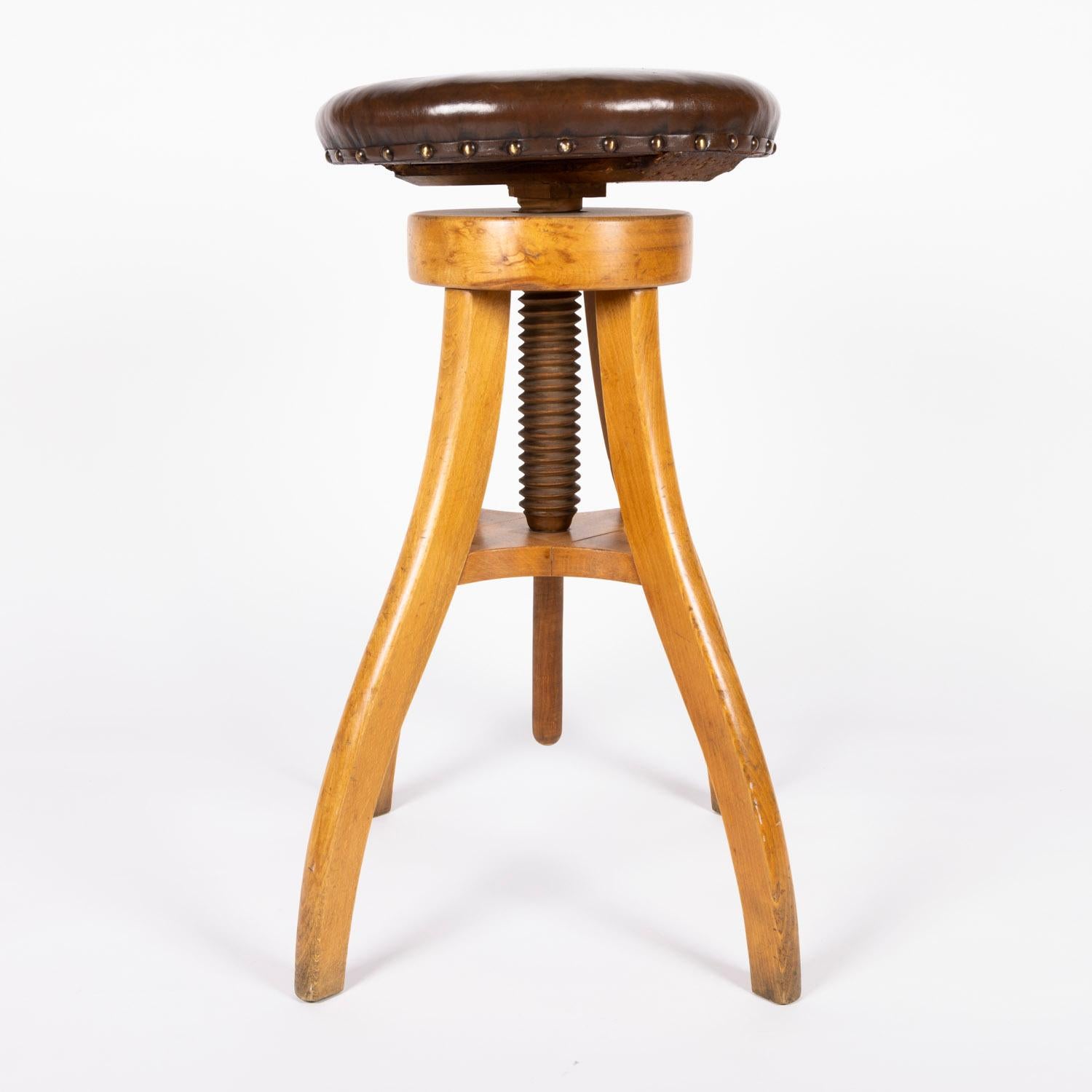 An early 20th century Danish bar stool of adjustable height with brown leather circular seat.

Measures: Height: 29 inches / 74 cm. (at Highest: 37 inches / 94 cm).



 