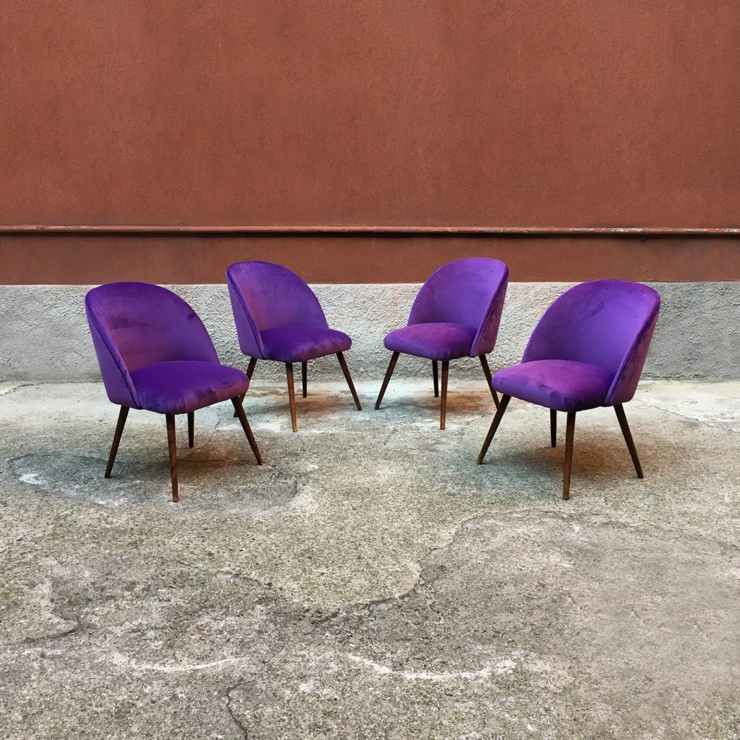 Danish beech and violet velvet upholstery armchairs, 1960s
Danish armchairs without armrests, with beech legs and violet velvet upholstery, 1960s
Excellent condition, repainted.
Measures 49 x 58 x 80 H cm and seat height 46 cm.