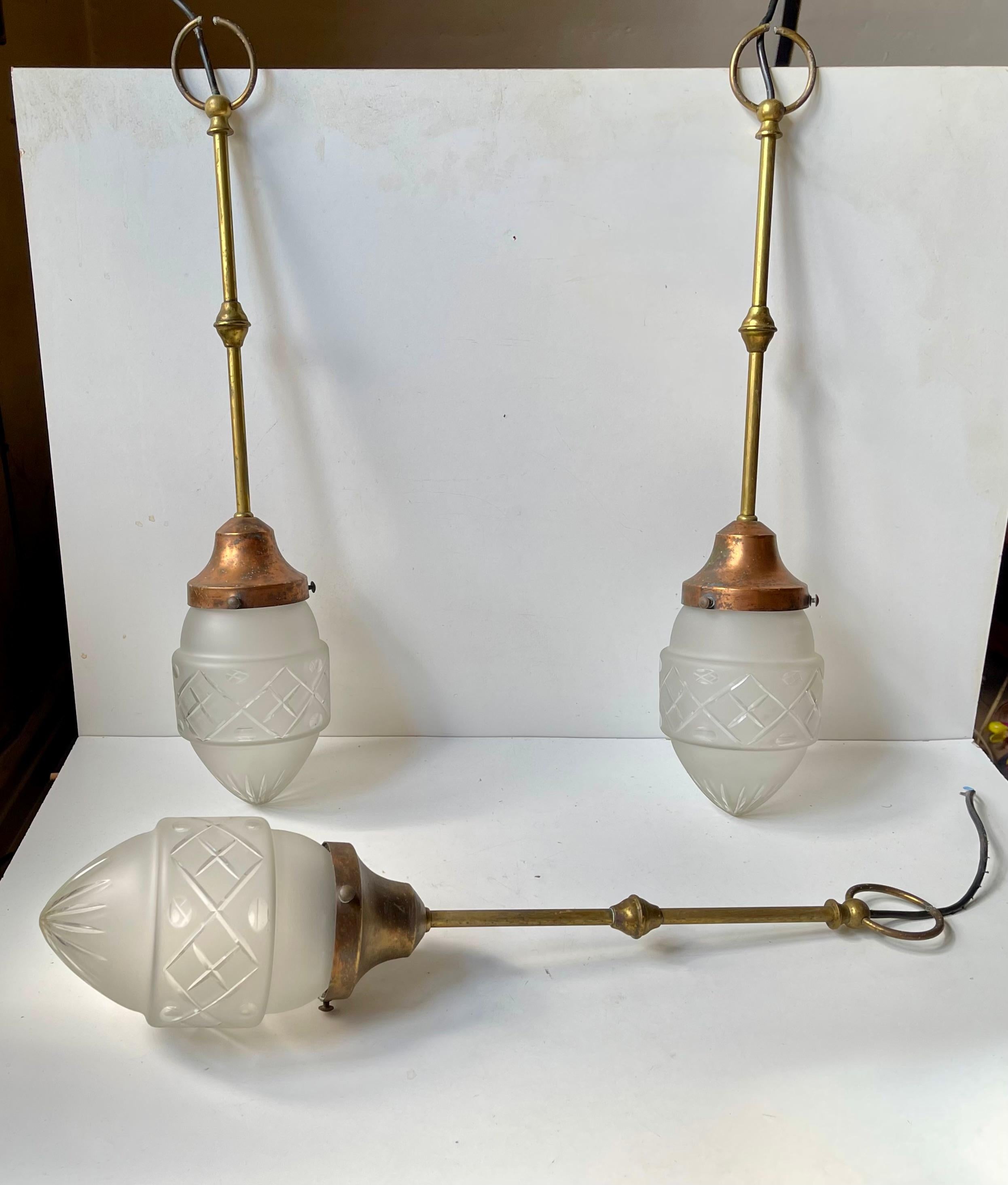 Lámparas colgantes Art Decó danesas de cobre y cristal grabado, años 20 en Bueno estado para la venta en Esbjerg, DK