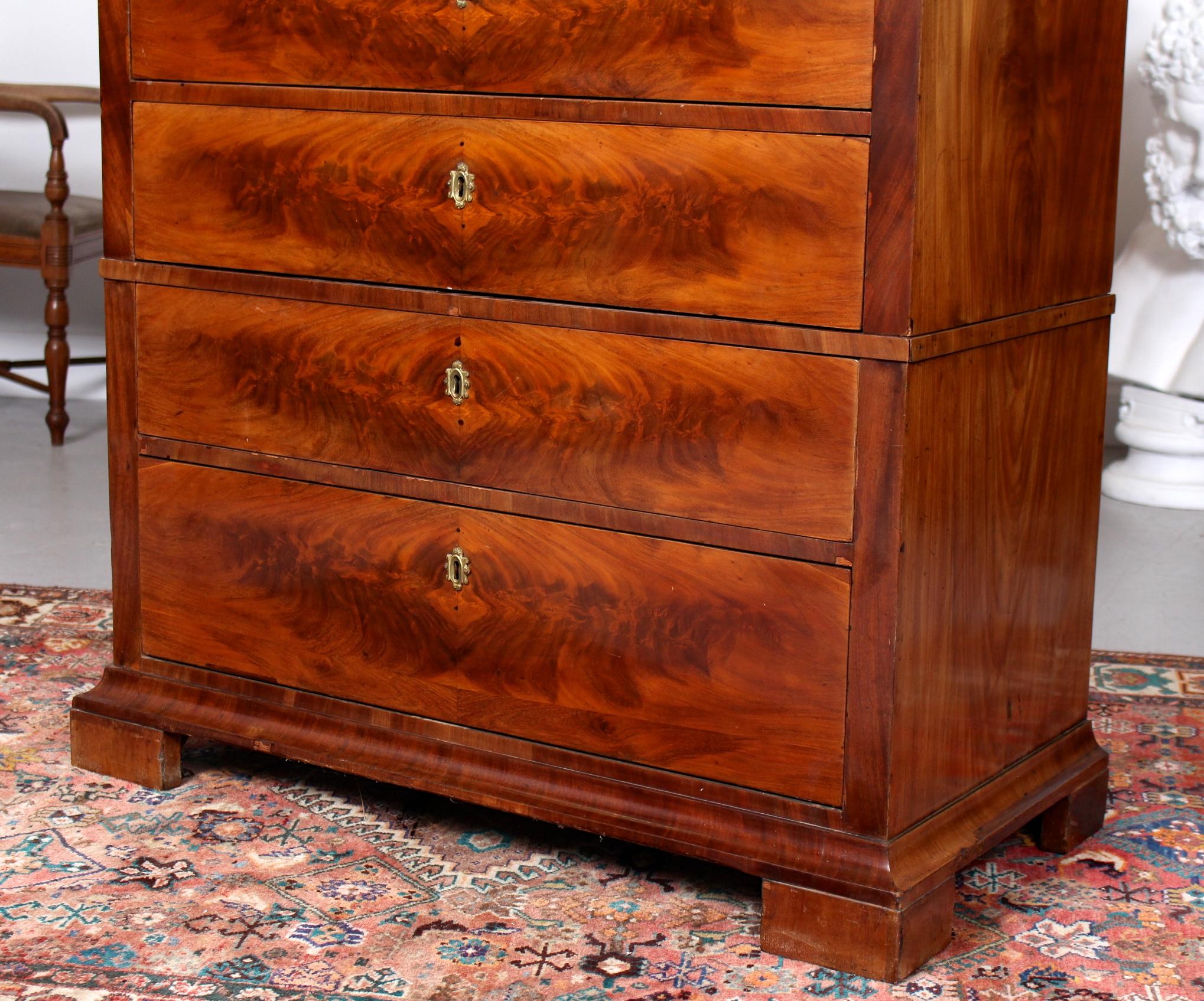 Danish Biedermeier Chest of Drawers 19th Century Flamed Mahogany For Sale 1
