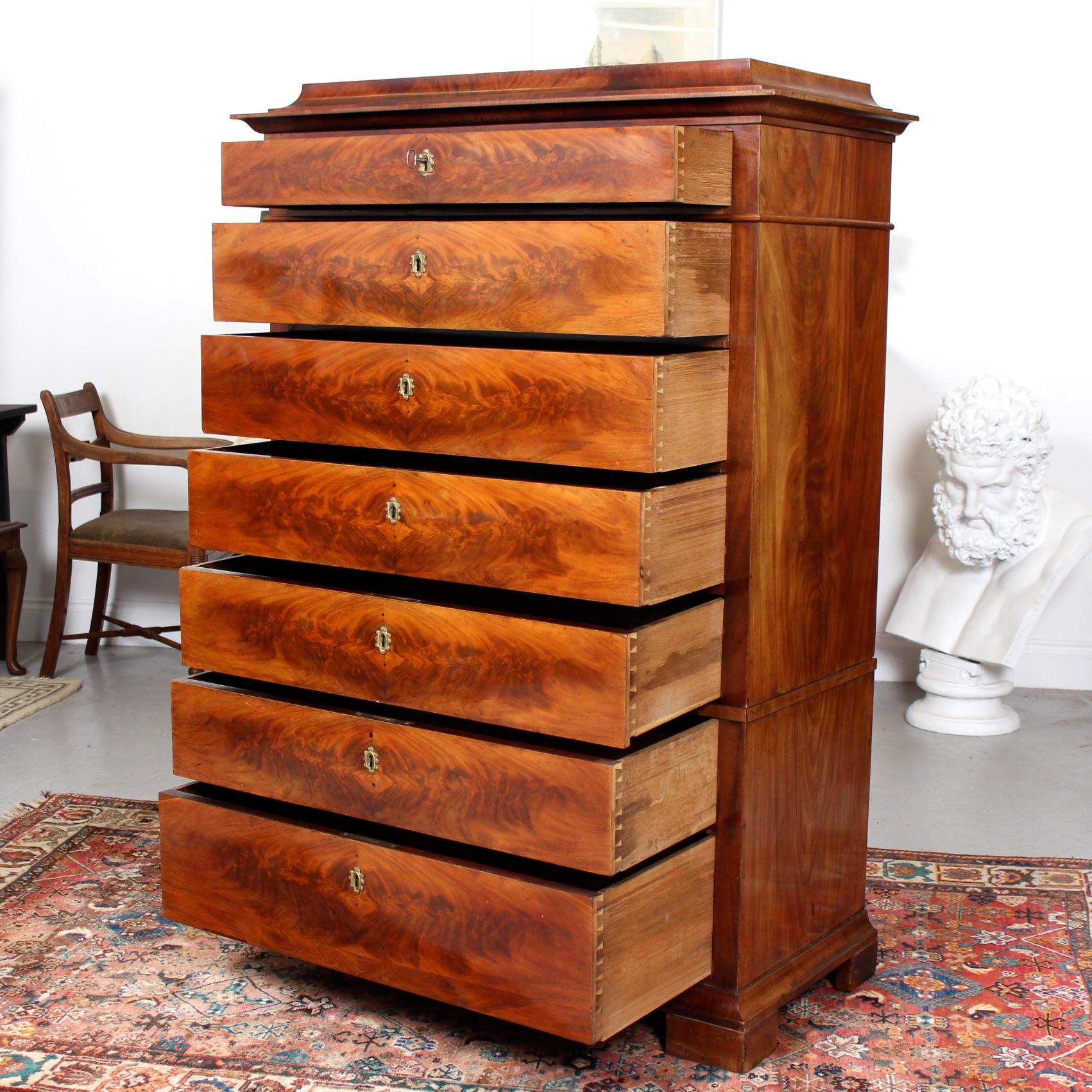 Danish Biedermeier Chest of Drawers 19th Century Flamed Mahogany For Sale 2