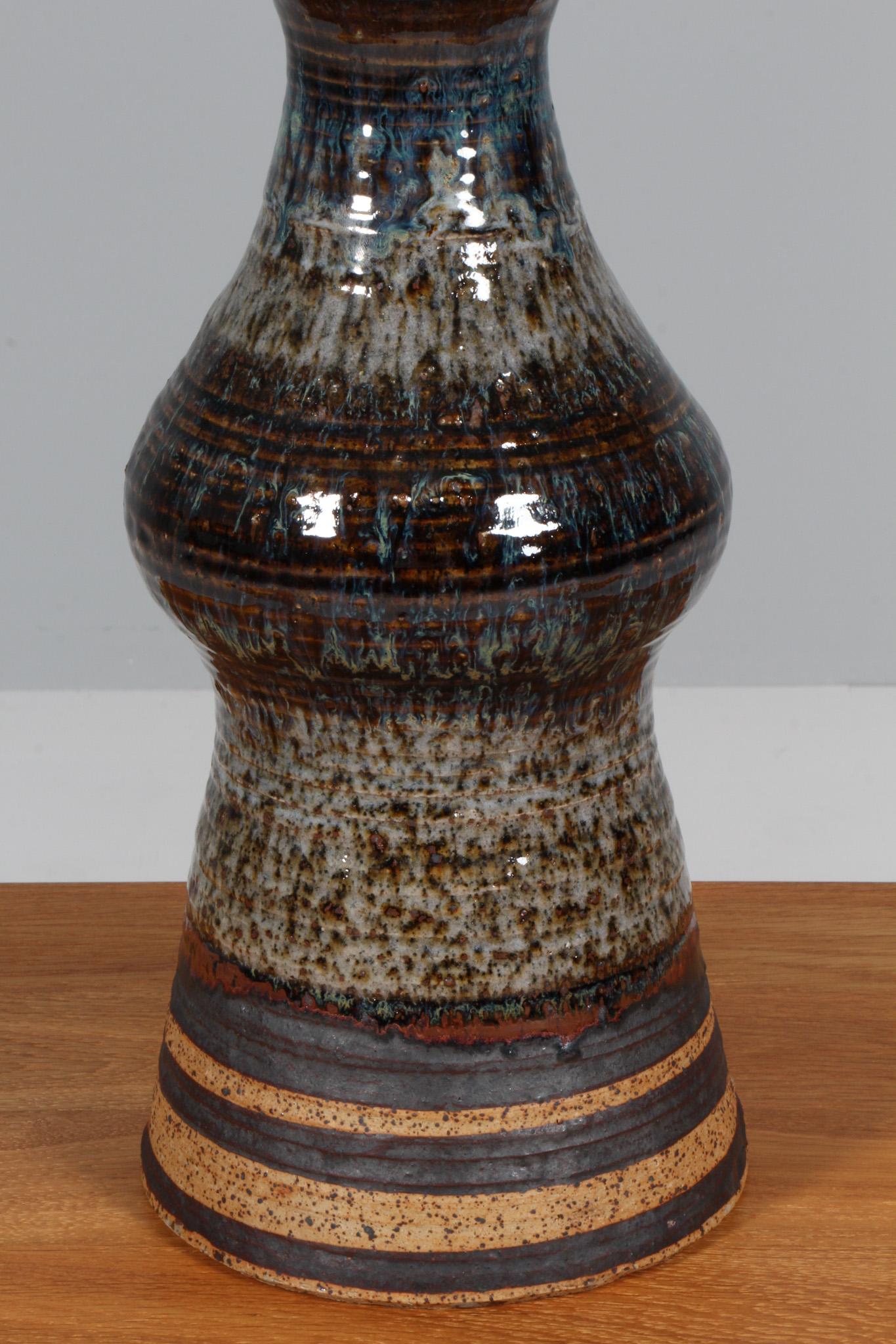 Mid-Century Modern Grande lampe de table danoise en grès partiellement émaillé, années 1960 en vente