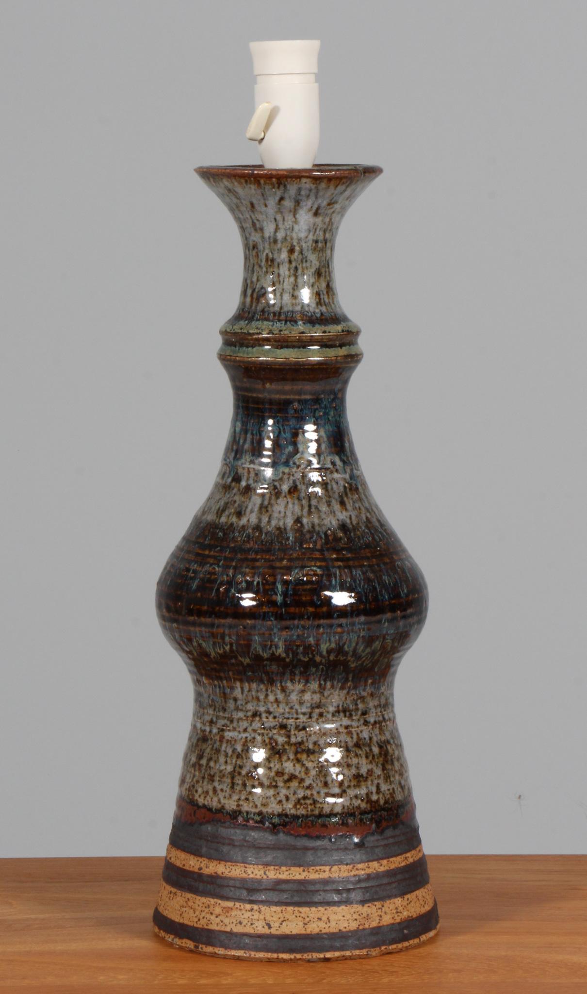 Grande lampada da tavolo danese in gres parzialmente smaltato. 1960s