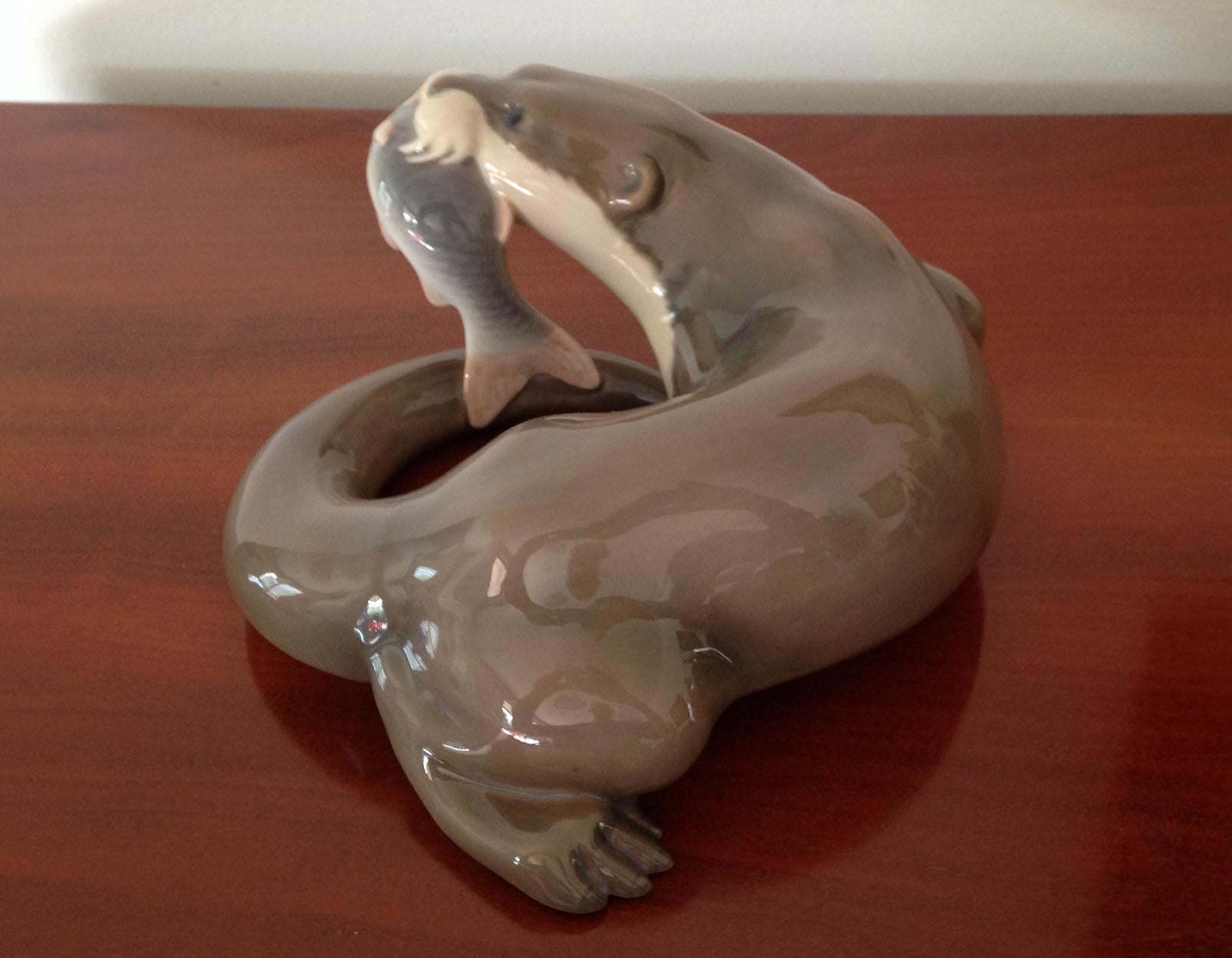 otter figurine