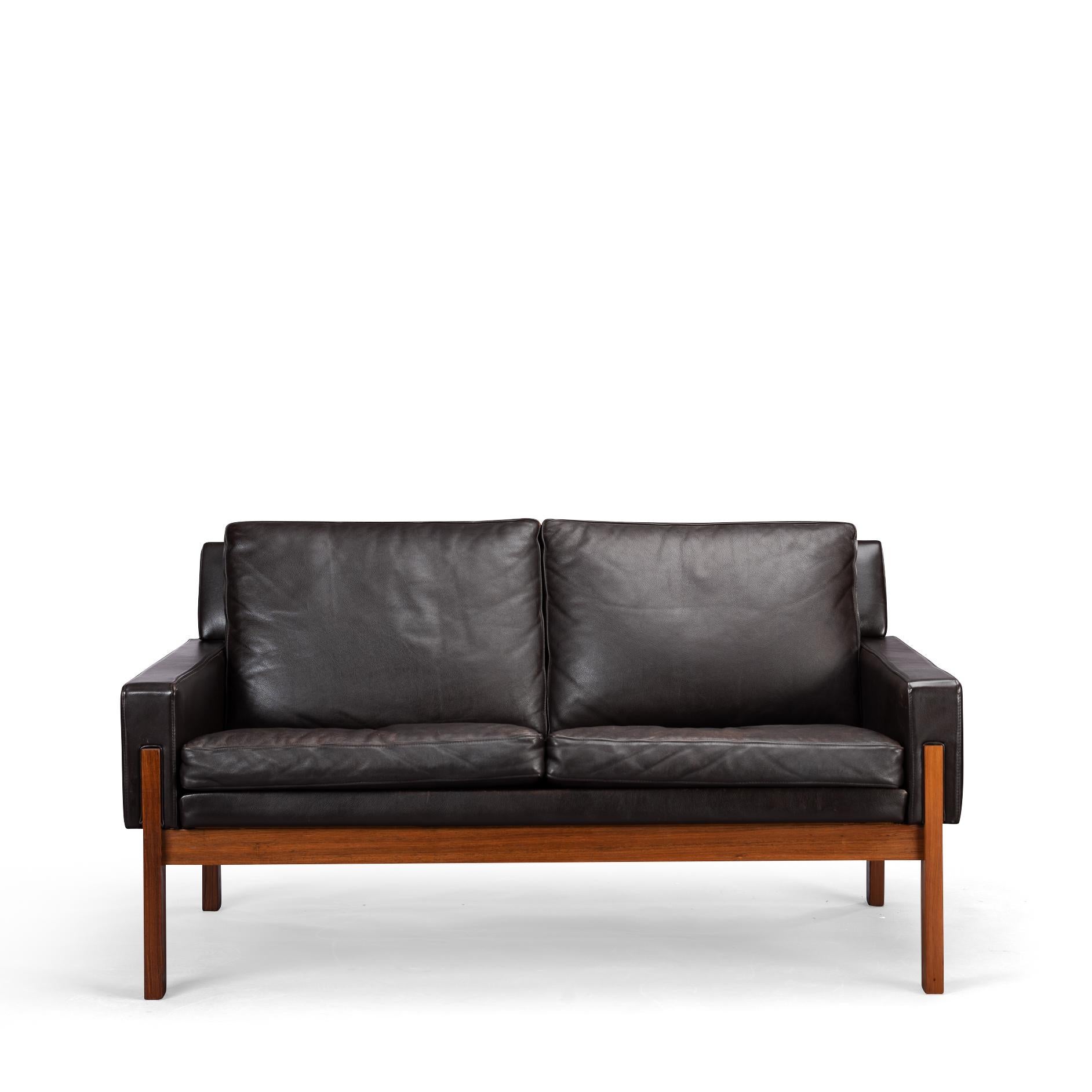 Danish Black Leather 2-Seater Sofa with Rosewood, 1960s In Good Condition In Elshout, NL