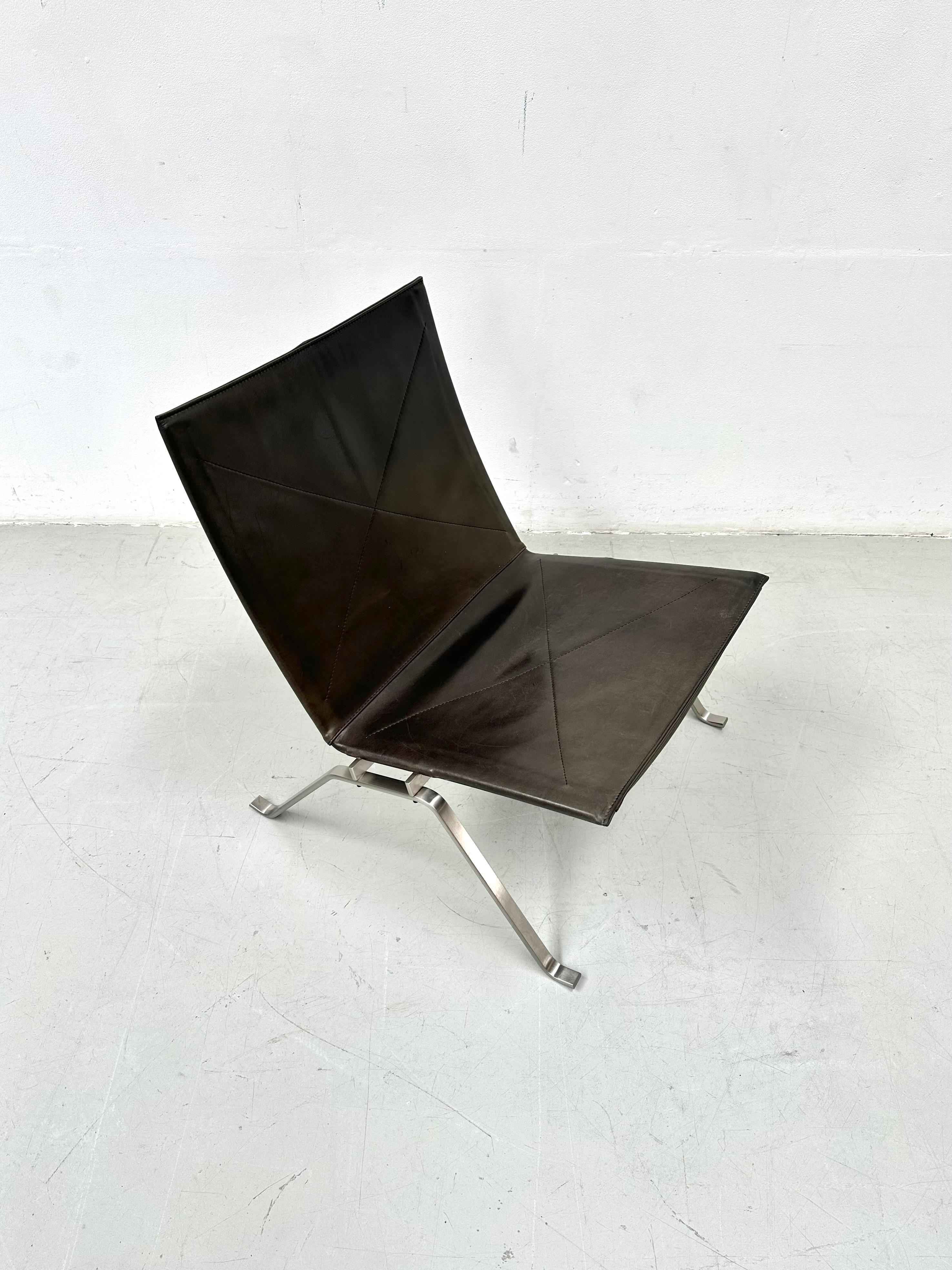 Danish Black Leather PK22 Easy Chair by Poul Kjærholm for Fritz Hansen. 5