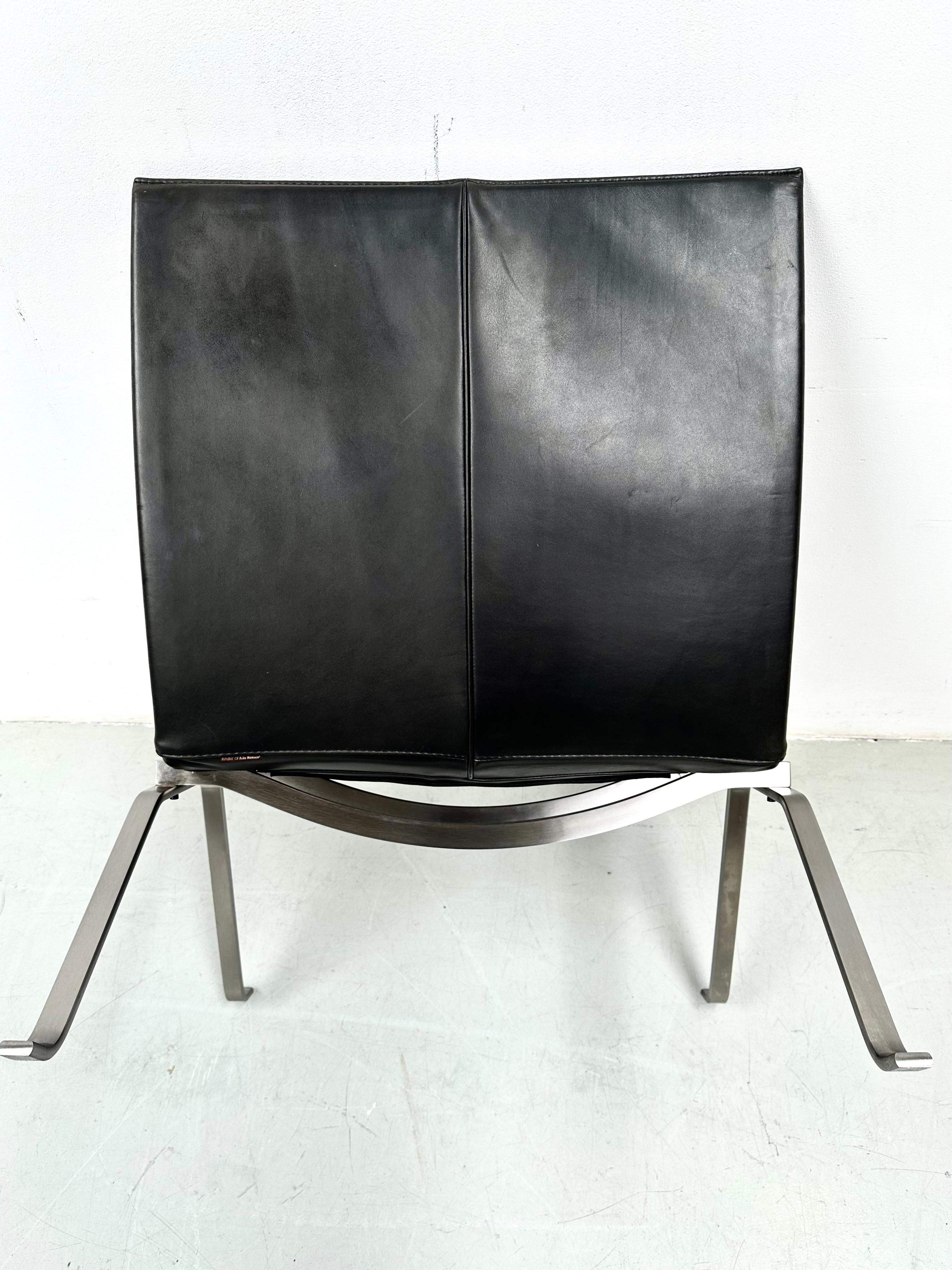 Danish Black Leather PK22 Easy Chair by Poul Kjærholm for Fritz Hansen. 9