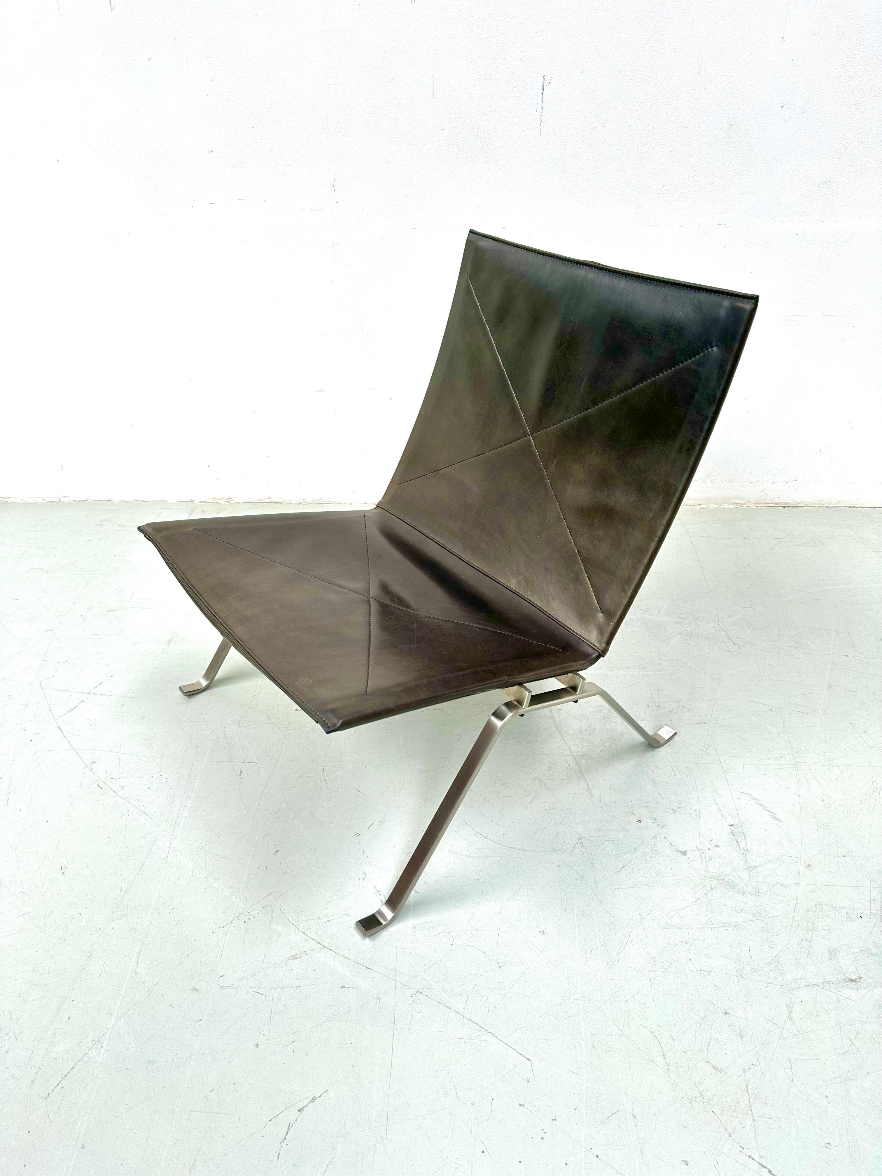 Danish Black Leather PK22 Easy Chair by Poul Kjærholm for Fritz Hansen. In Good Condition In Eindhoven, Noord Brabant
