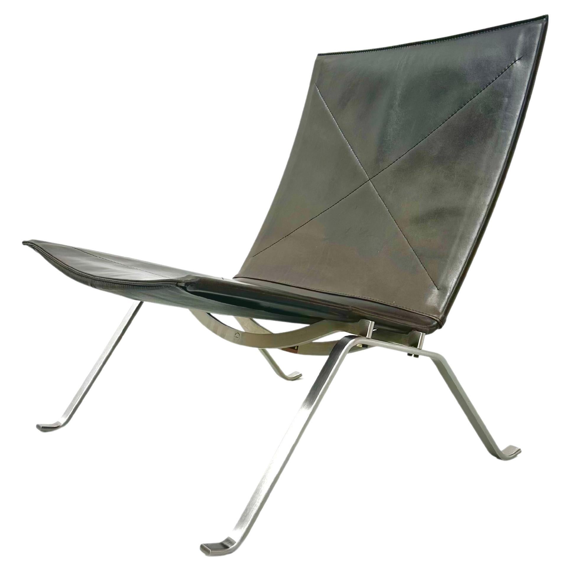 Dänischer Sessel PK22 aus schwarzem Leder von Poul Kjærholm für Fritz Hansen.