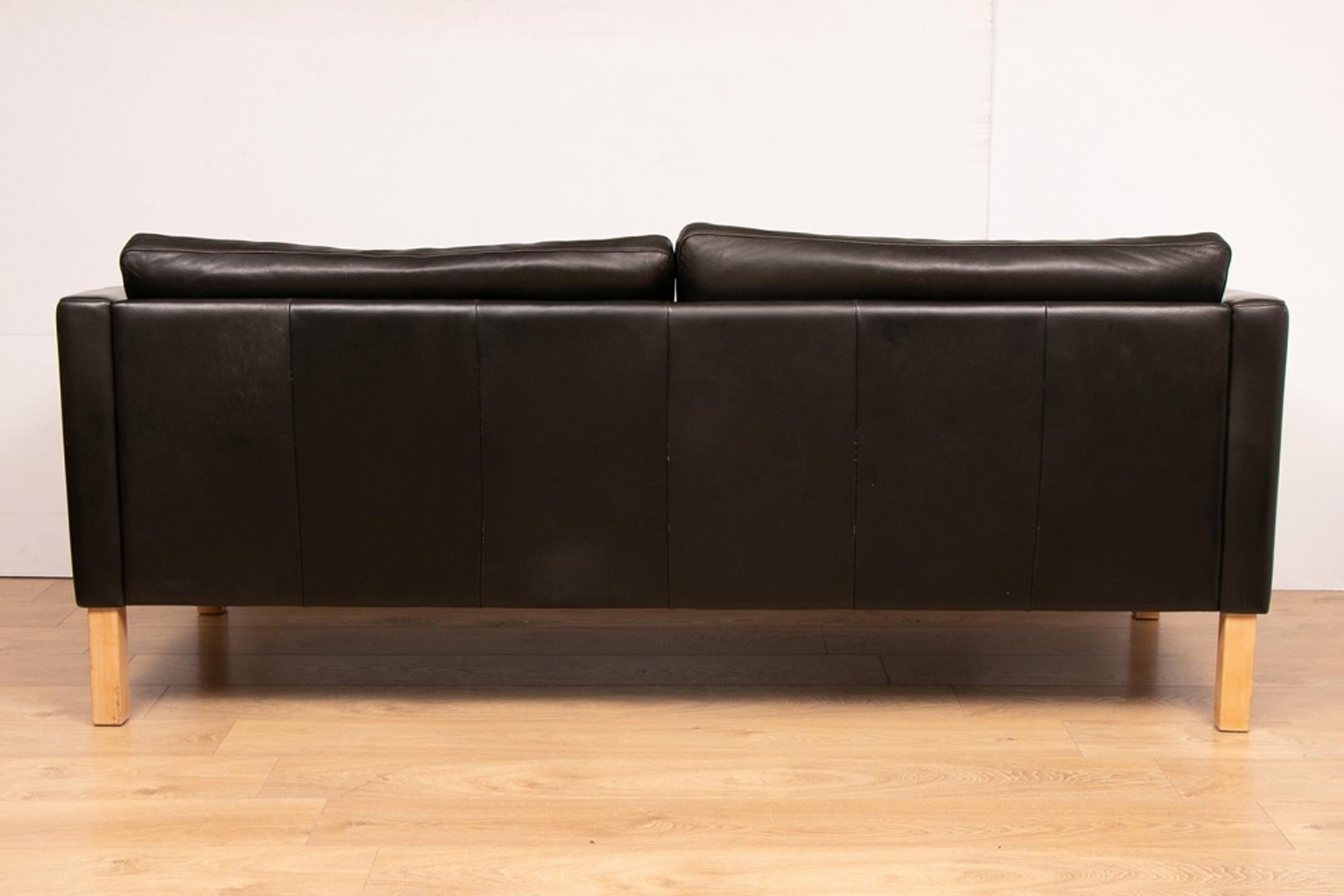 Mid-Century Modern Danish Black Leather Sofa by Fritz Hansen for Stouby