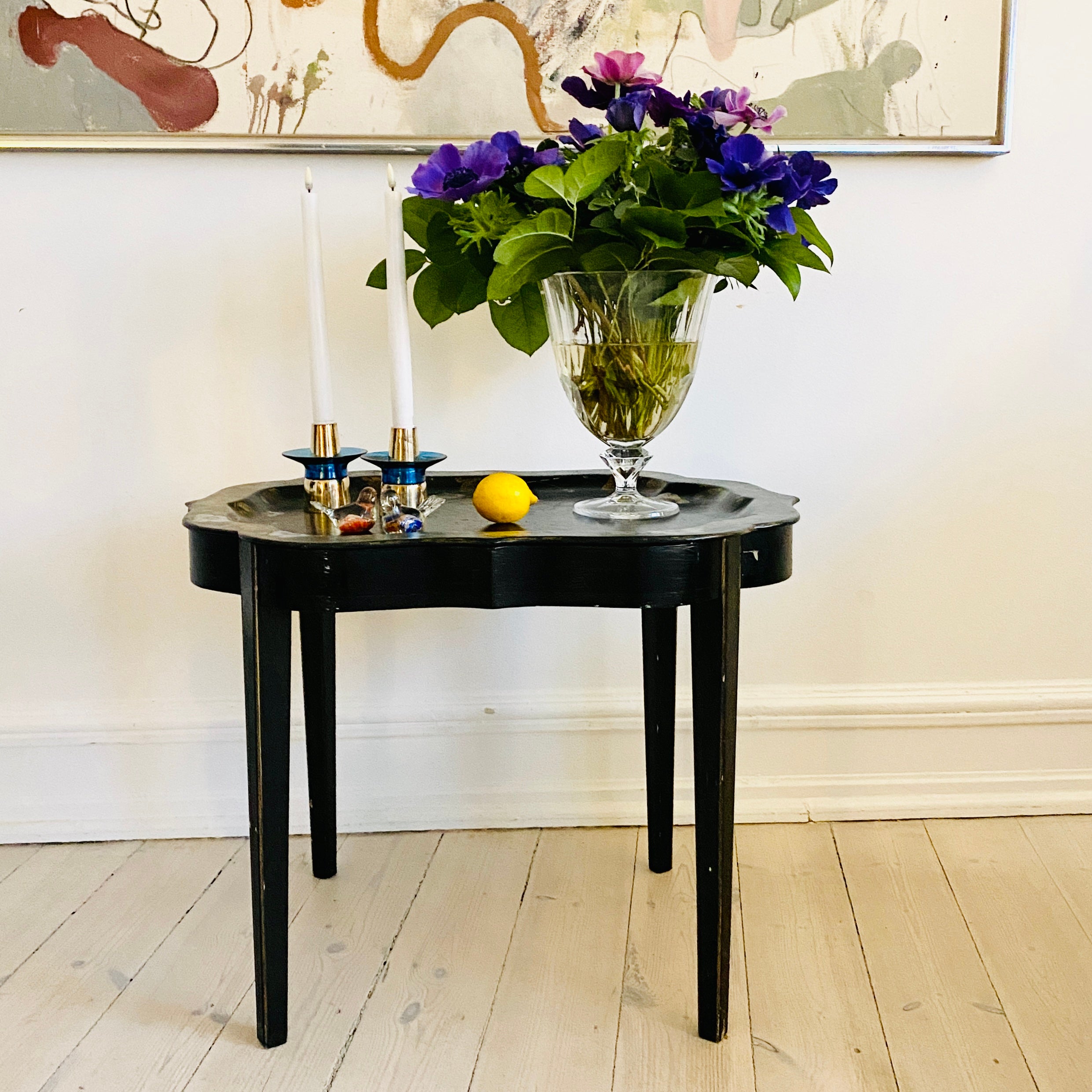 Danish Black-Painted Flower Decorated Coffee Tray Table, circa 1920s For Sale 4