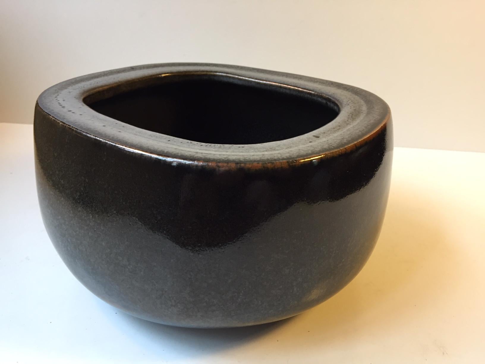 Danish Black Stoneware Bowl by Eva Stæhr Nielsen for Royal Copenhagen, 1970s 2