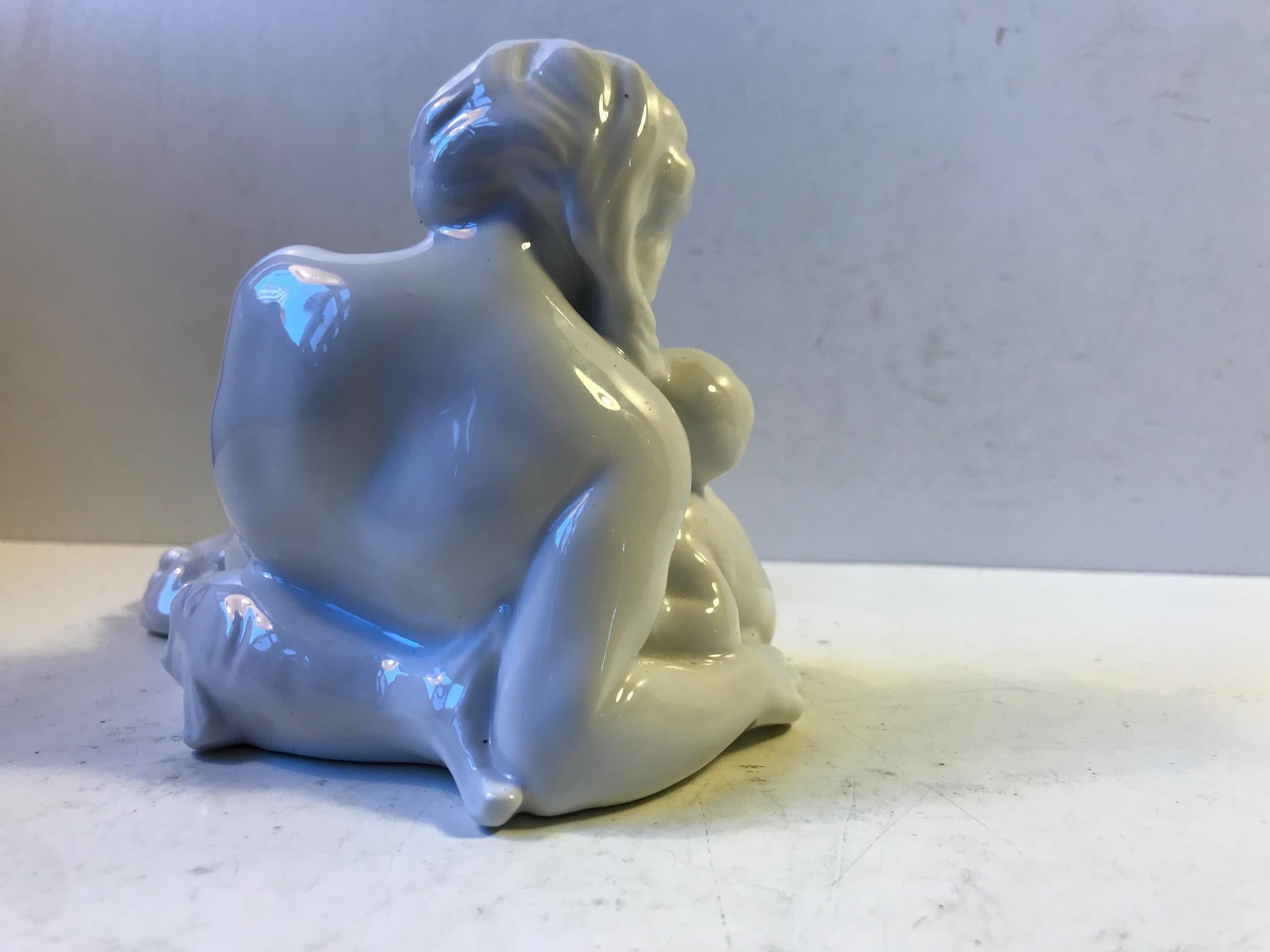 Statuetta danese Blanc de Chine Mother & Child di Kai Nielsen per Bing & Grøndahl in vendita 1