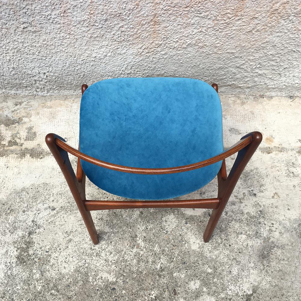 Mid-20th Century Danish Blonde Teak Chair with Raised Seat in Blue Velvet, 1960s