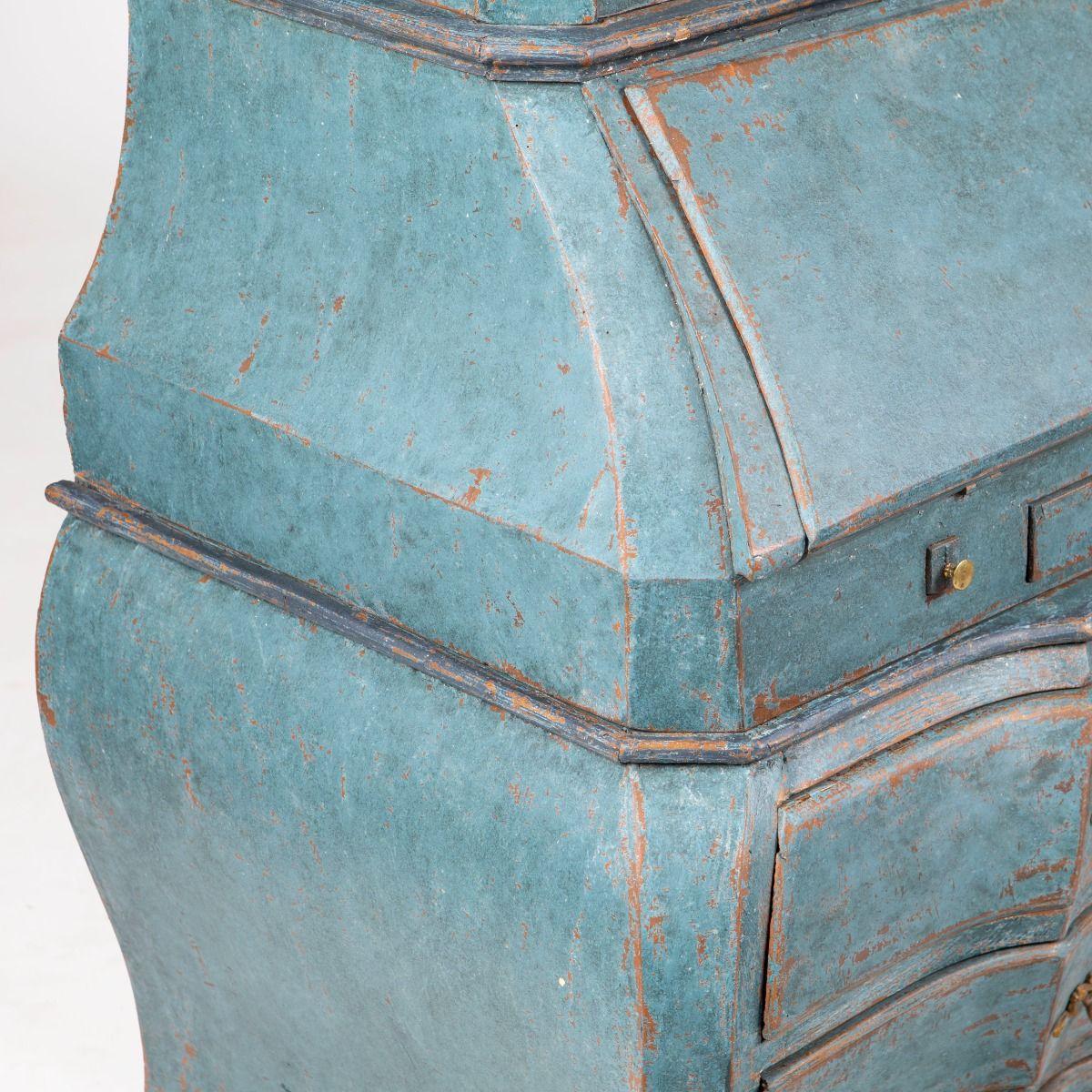 Dänischer blau bemalter Rokoko-Sekretärschreibtisch in der Art von Mathias Ortmann im Angebot 11