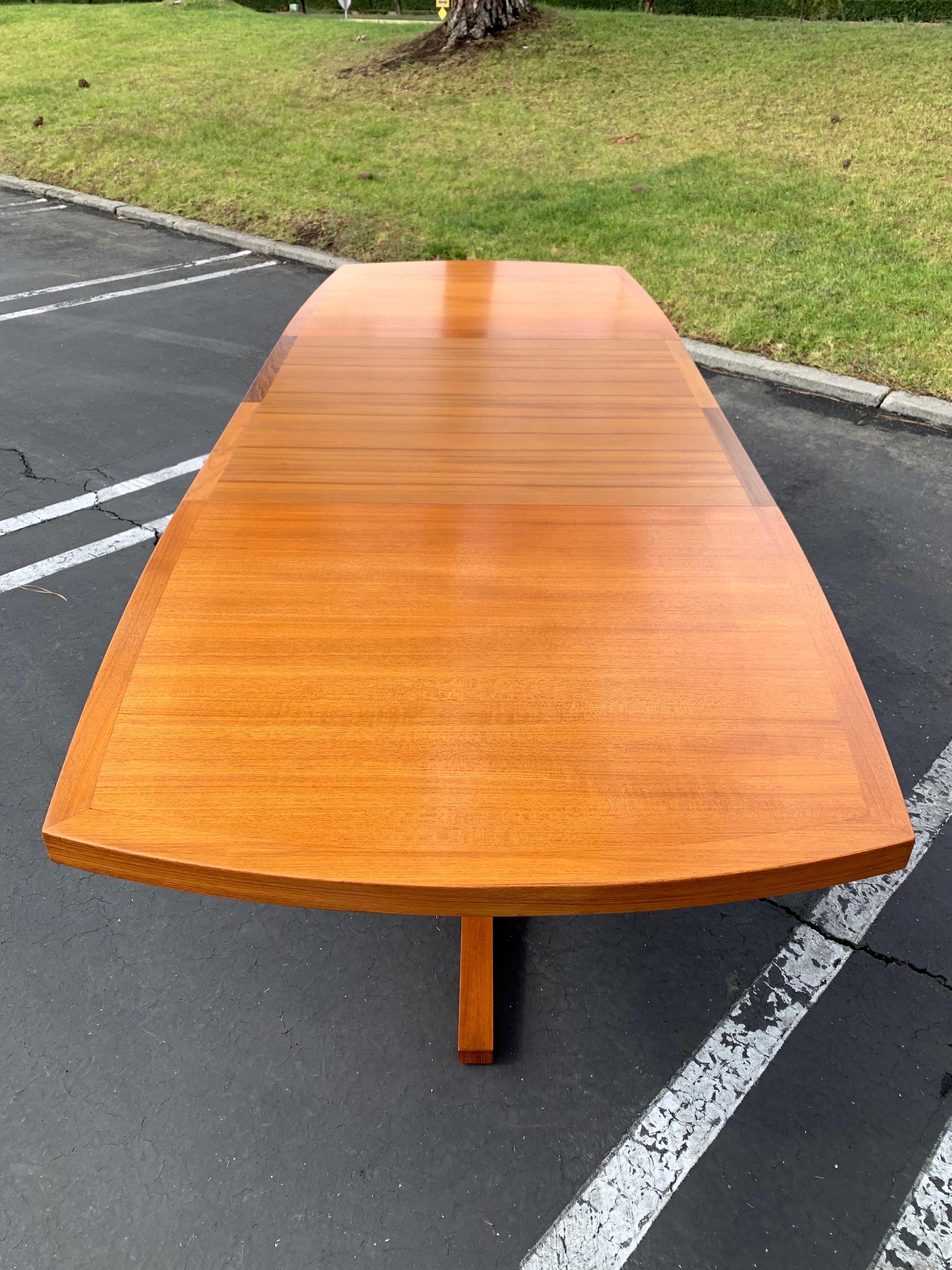 Danish Boat Shaped Teak Dining Table In Good Condition In Denton, TX