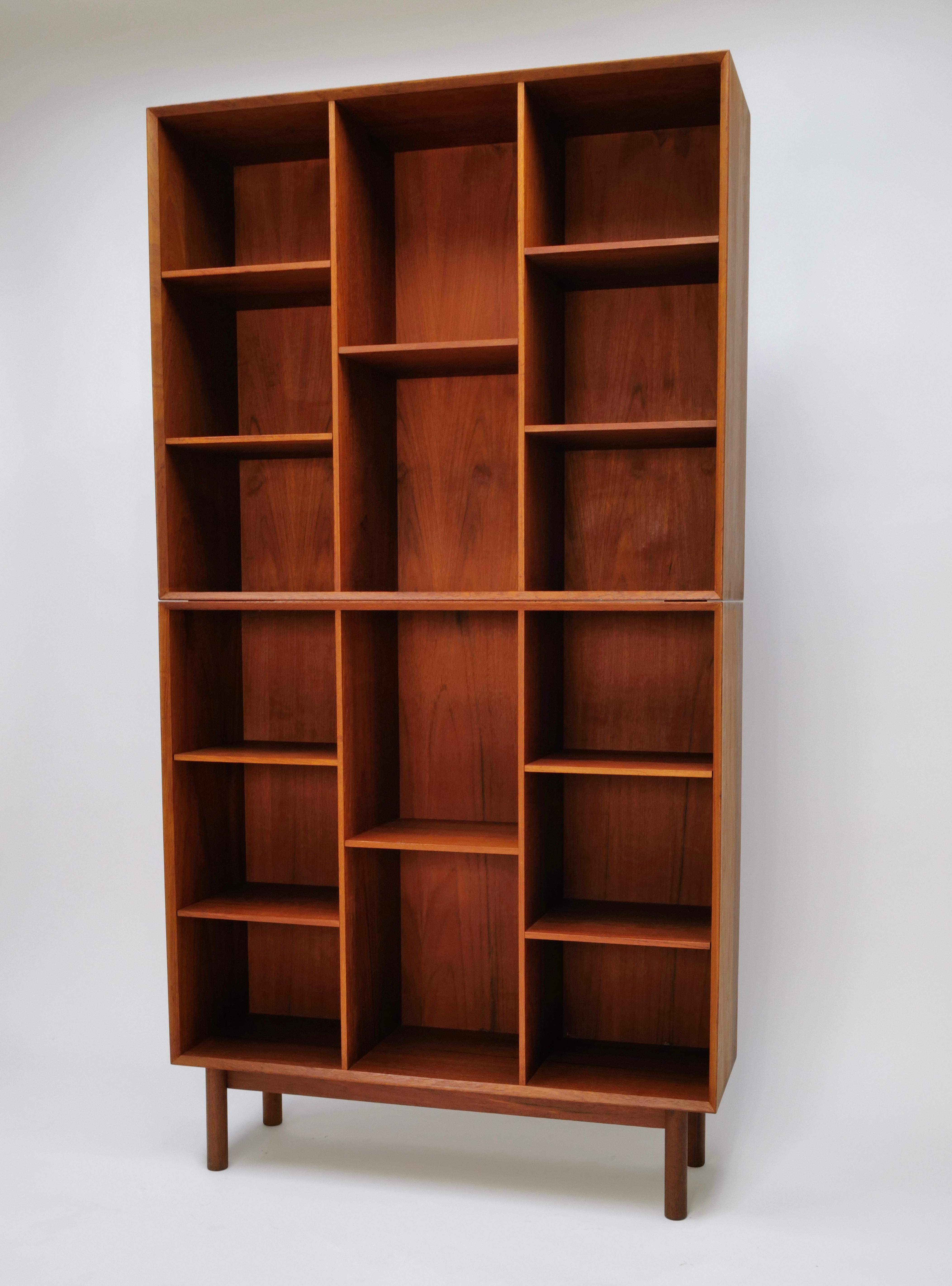 Danish Bookcase by Peter Hvidt and Orla Mølgaard-Nielsen  For Sale 7