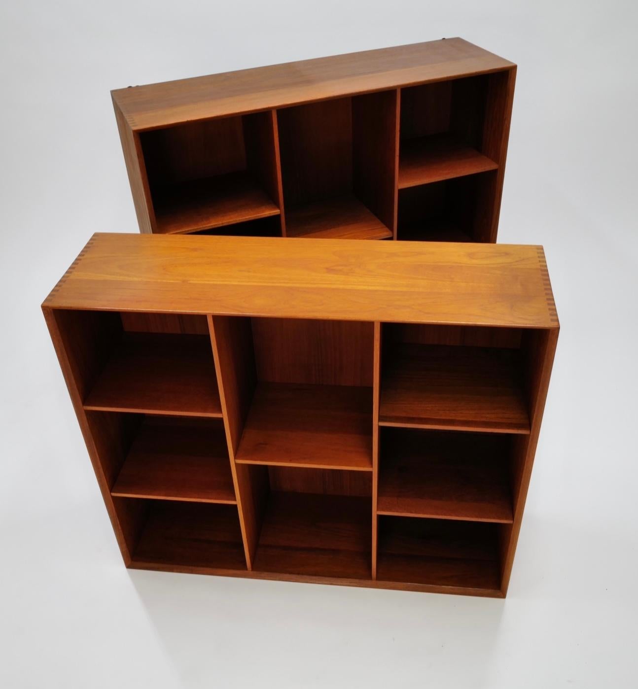 Danish Bookcase by Peter Hvidt and Orla Mølgaard-Nielsen  In Good Condition For Sale In Oklahoma City, OK