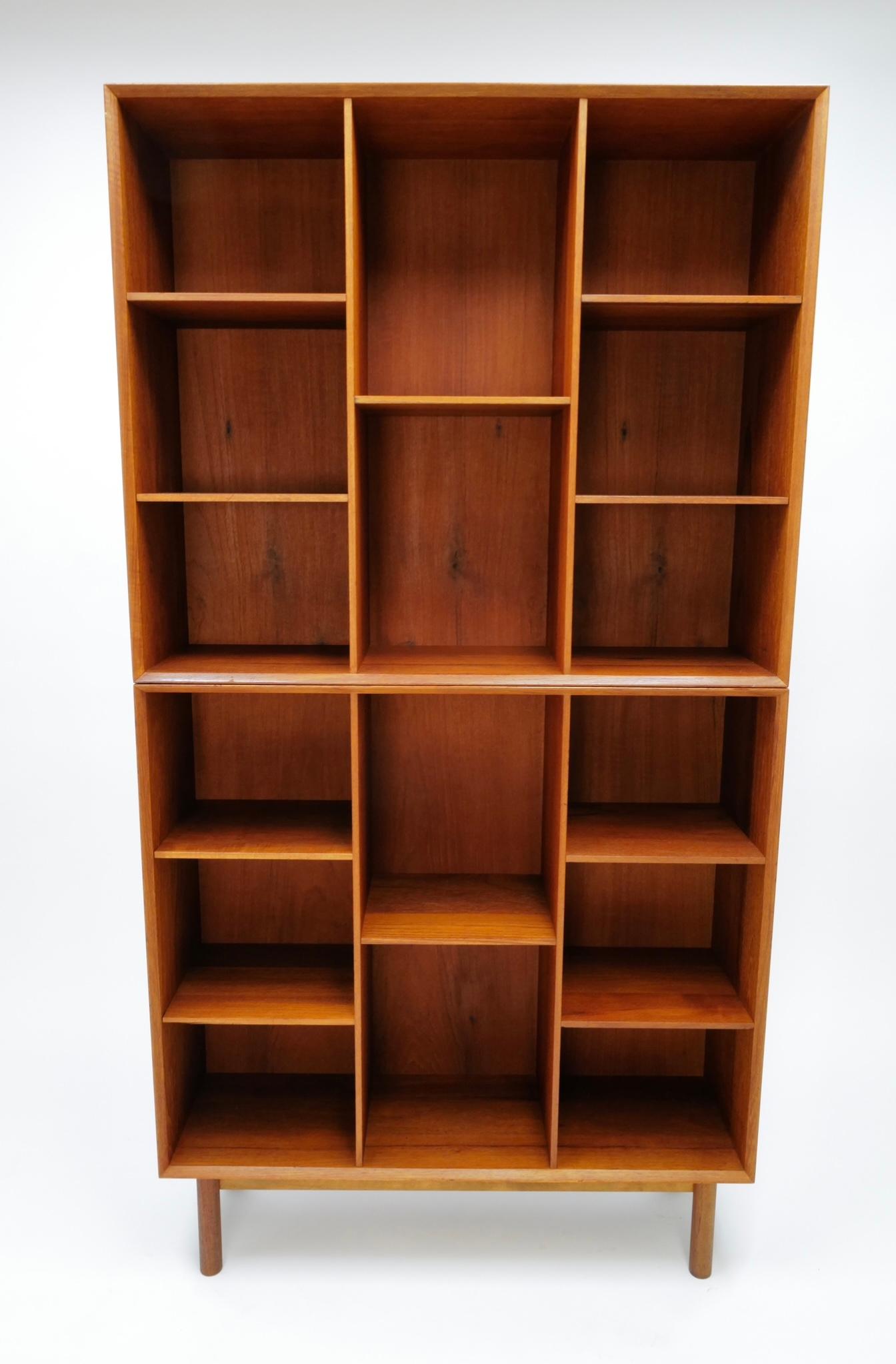 Danish Bookcase by Peter Hvidt and Orla Mølgaard-Nielsen  In Good Condition For Sale In Oklahoma City, OK