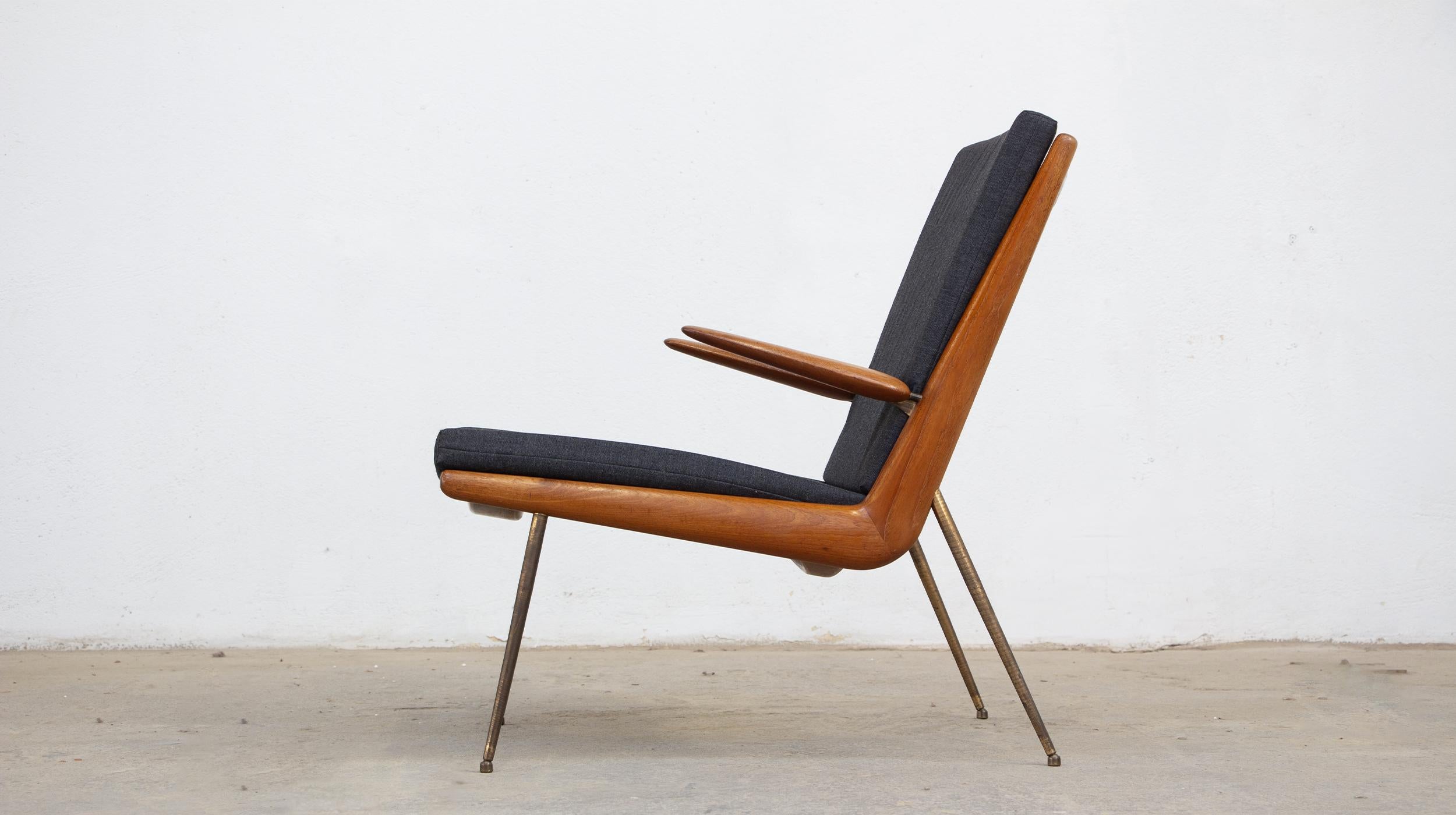 Brass Danish Boomerang armchair Model FD134 by Peter Hvidt & Orla Mølgaard Nielsen For Sale