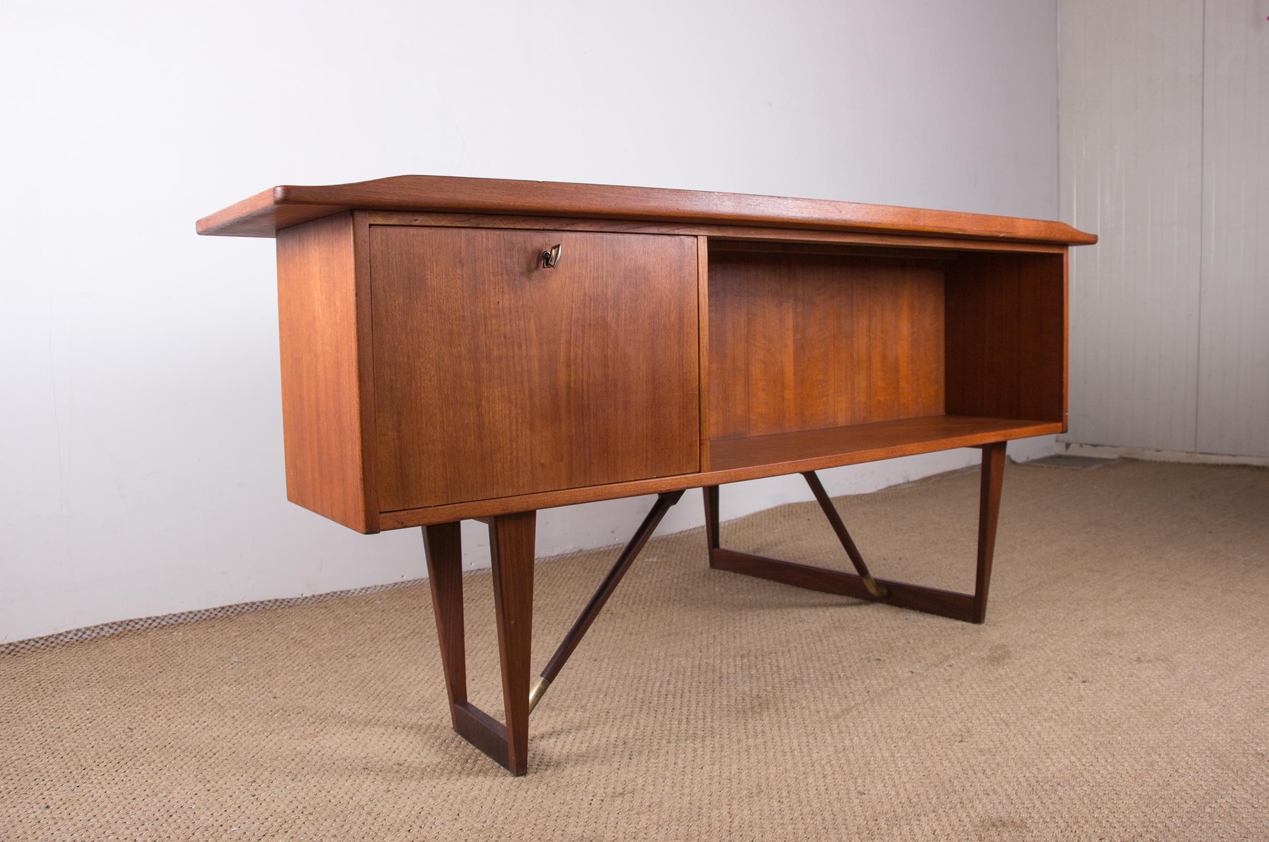 Danish Boomerang Desk in Teak and Brass by Peter Løvig Nielsen for Løvig, 1970 10