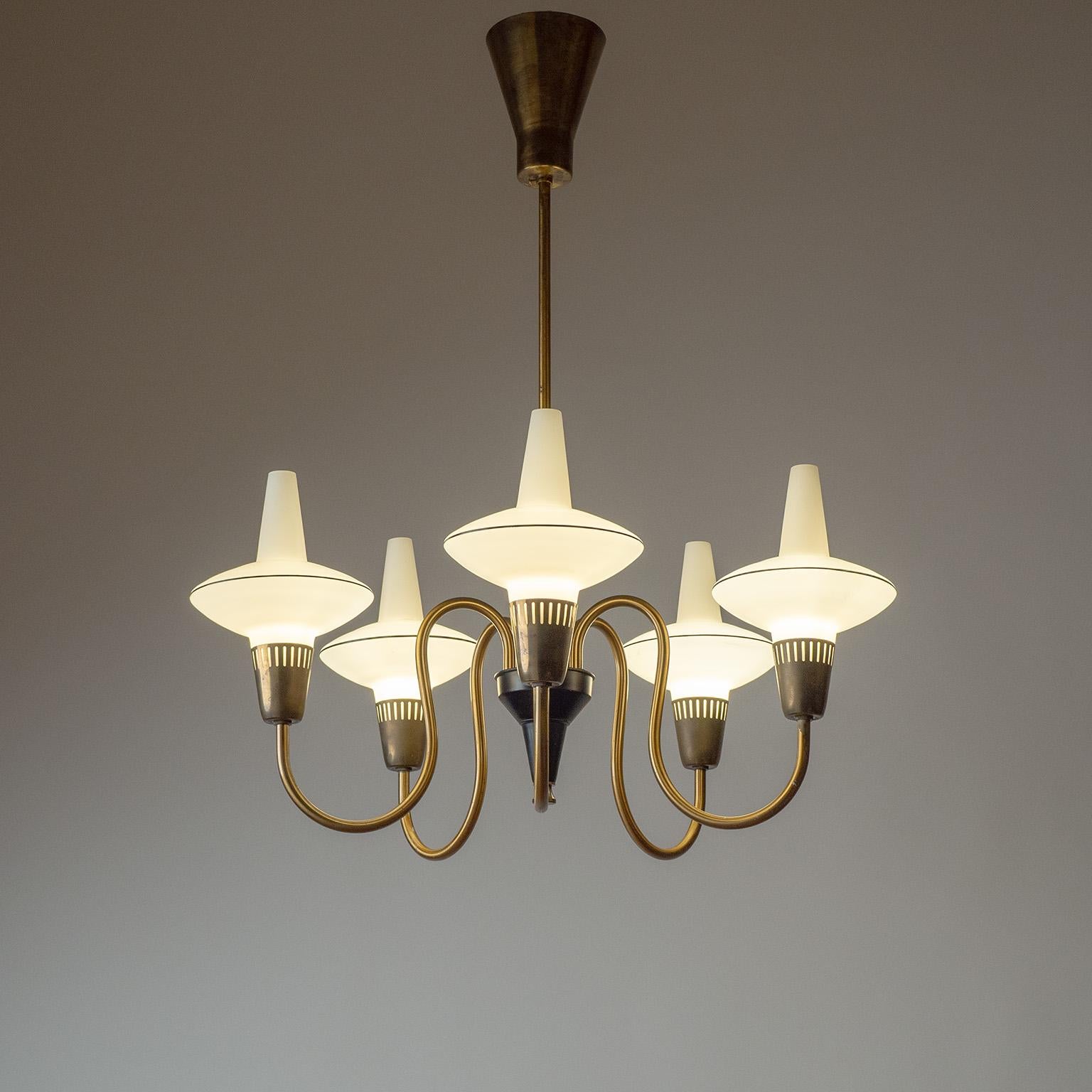 Danese Lampadario danese in ottone e vetro, circa 1960 in vendita