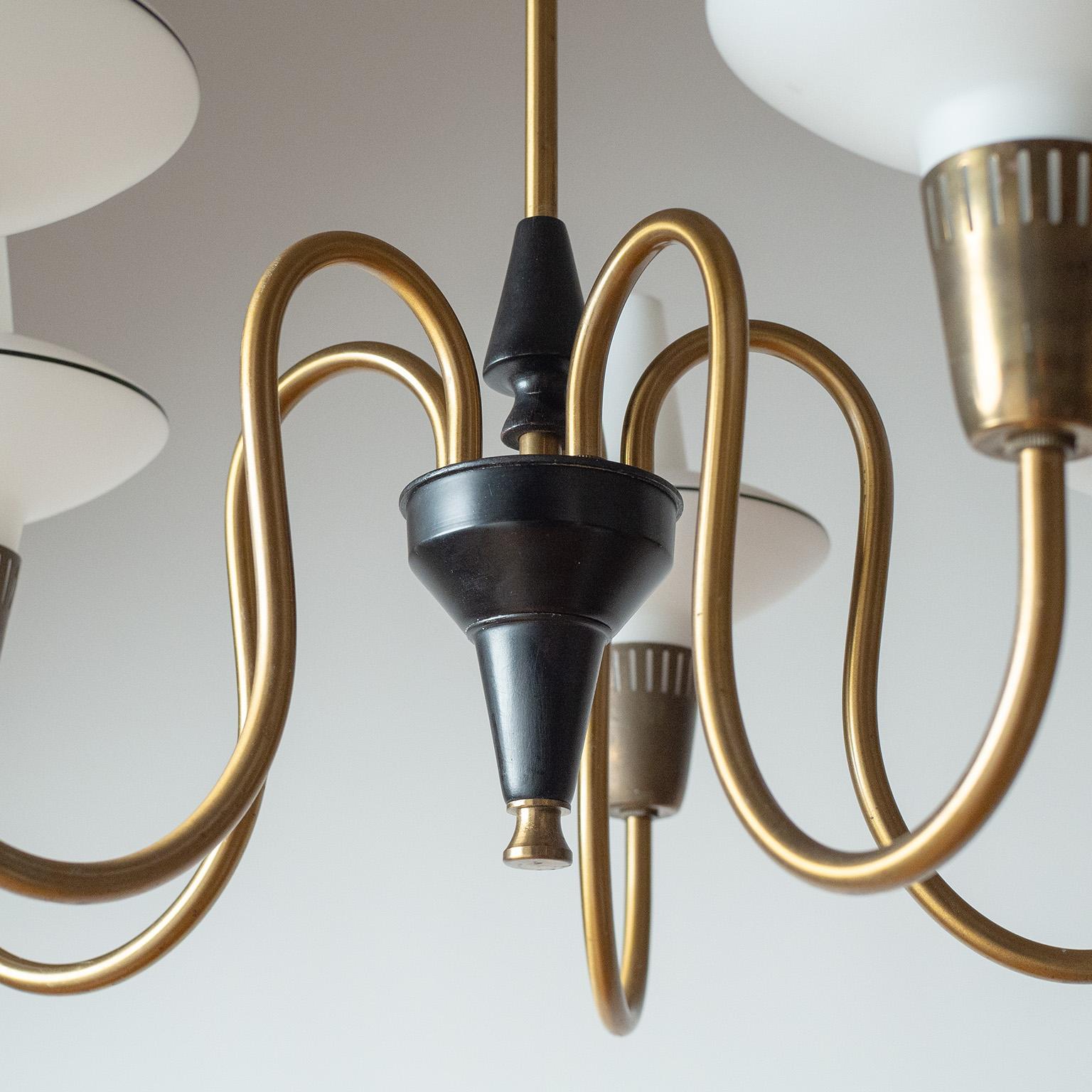 Lampadario danese in ottone e vetro, circa 1960 In condizioni buone in vendita a Vienna, AT