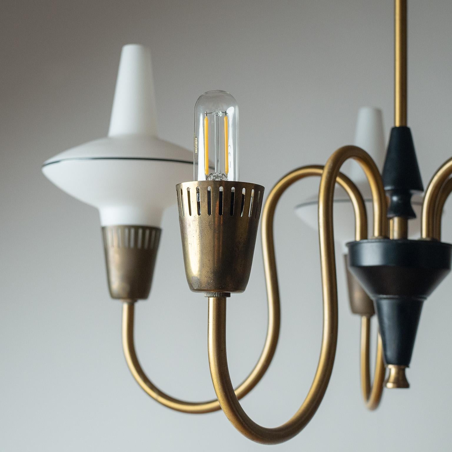 Lampadario danese in ottone e vetro, circa 1960 in vendita 1