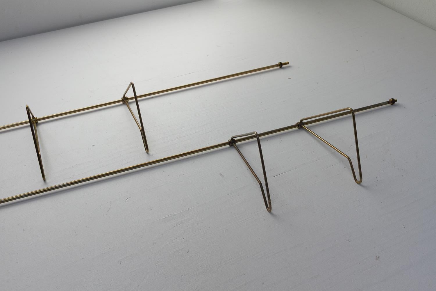 Mid-Century moderno Fermalibri danese in ottone Royal di Poul Cadovius per Cado, anni '60. Set di 2. in vendita