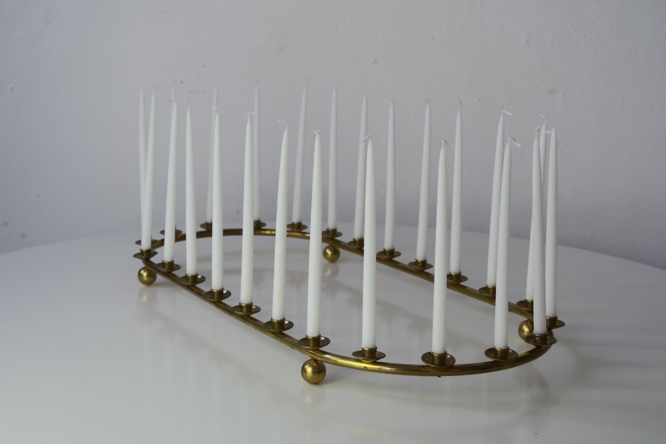 Danish brass candelabra for 24 candles im Zustand „Gut“ im Angebot in Kiel, SH