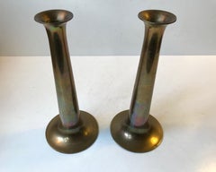Candeleros daneses de latón con pátina arco iris de Hans Bolling, Torben Ørskov