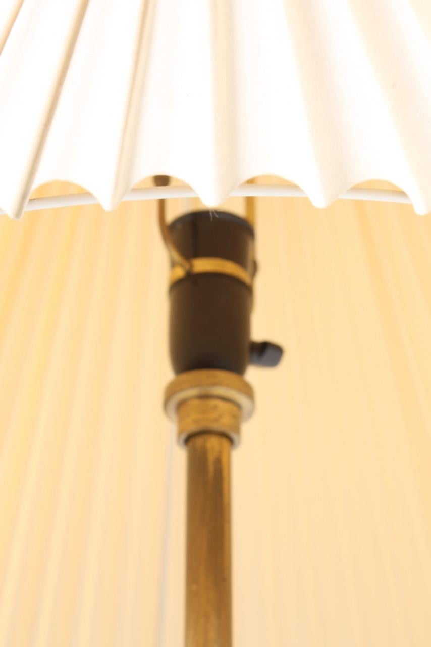 Danish Brass Floor Lamp from the 1940s In Good Condition For Sale In Lejre, DK