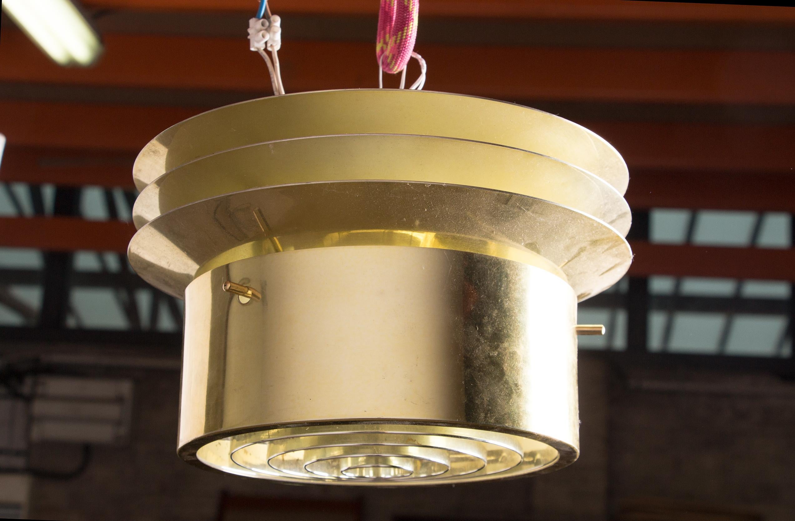 Lampada a sospensione danese in ottone modello T742 di Hans Agnes Jakobson 1960. in vendita 5