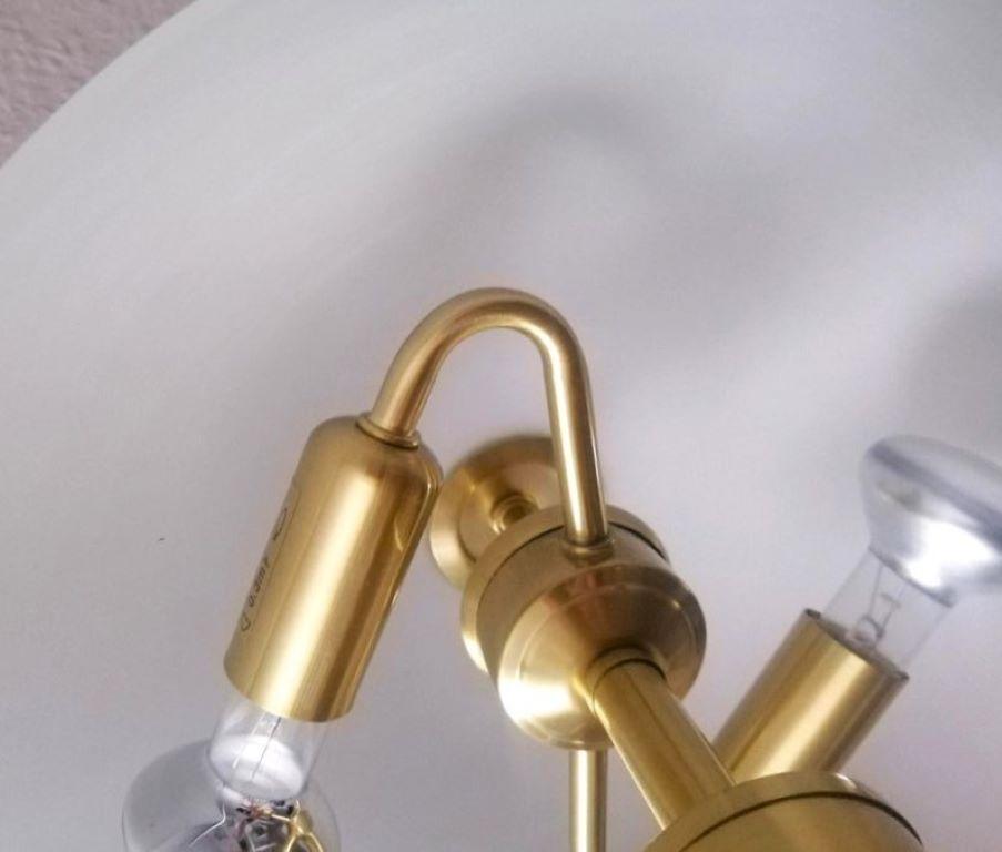 Lampe de table danoise à deux lumières en laiton et verre satiné Lampe de bureau, Danemark, années 1960 en vente 1