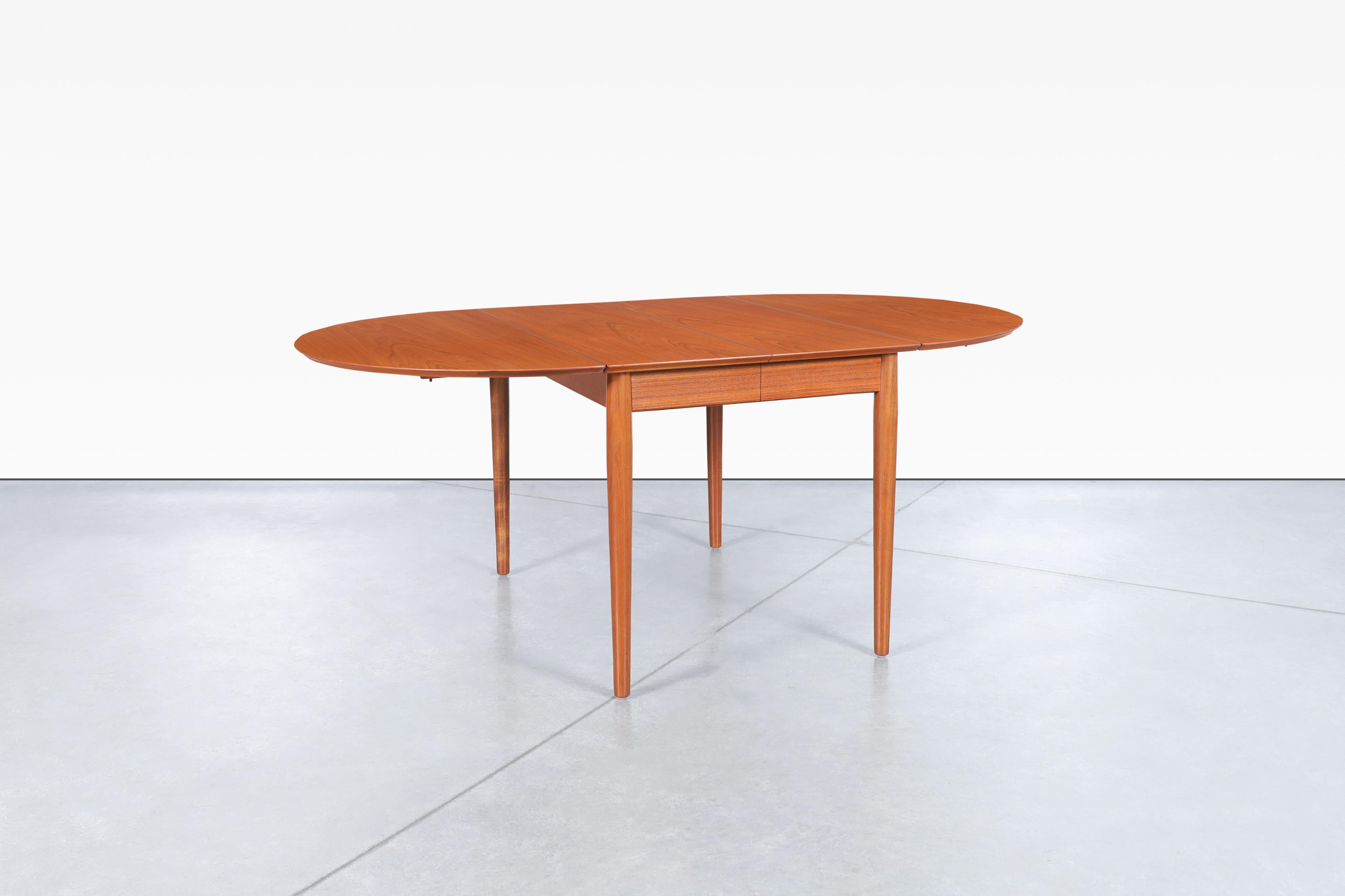 Mid-Century Modern Danish Modern Teak Drop-Leaf Expanding Dining Table by Arne Vodder for Sibast For Sale