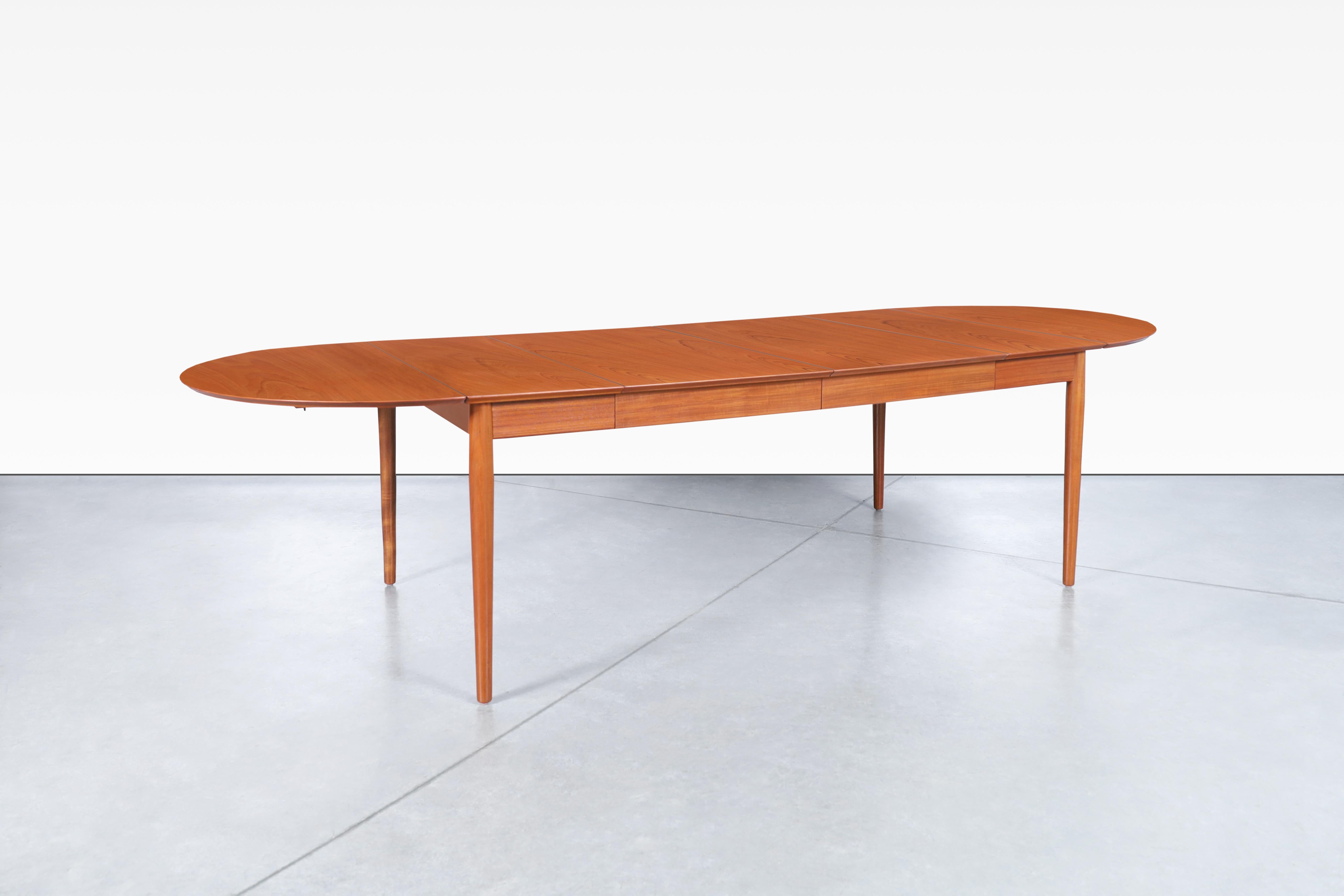 Mid-20th Century Danish Modern Teak Drop-Leaf Expanding Dining Table by Arne Vodder for Sibast For Sale